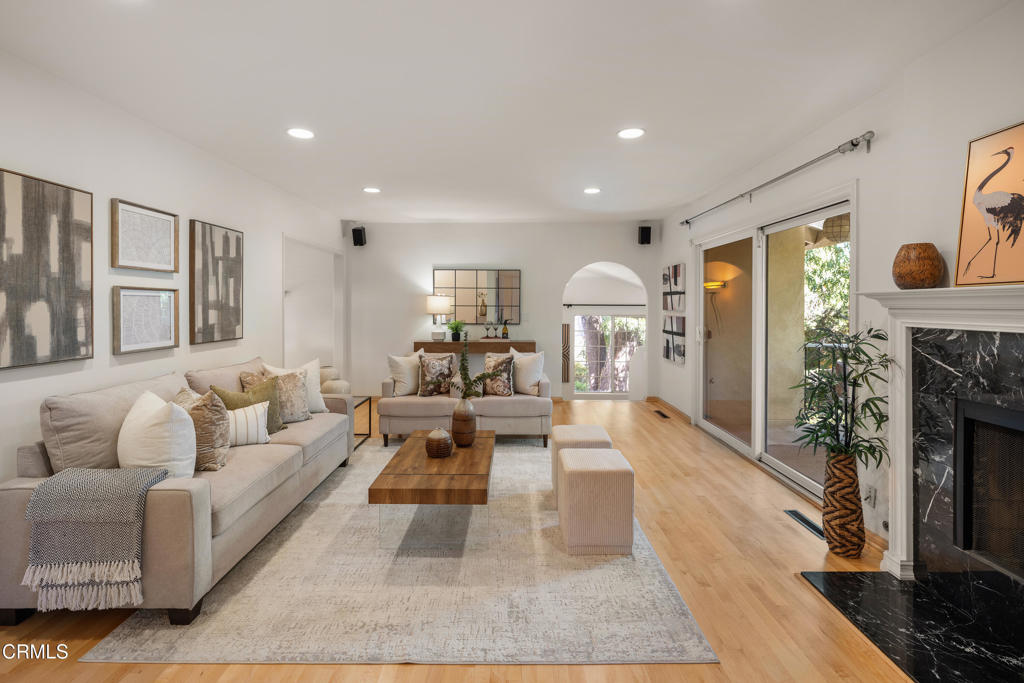 406 E Alhambra Road