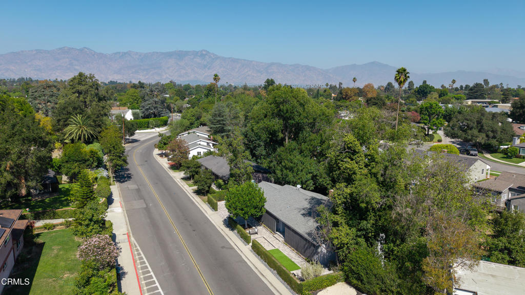 406 E Alhambra Road