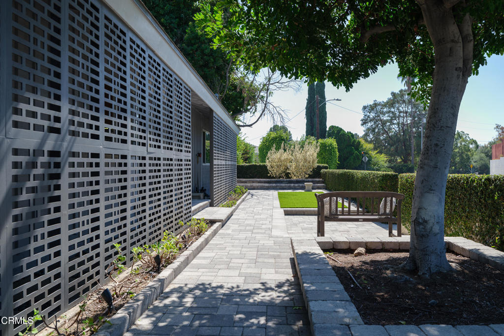 406 E Alhambra Road