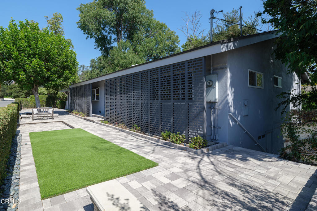 406 E Alhambra Road
