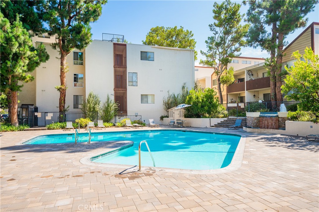 6050 Canterbury Drive F324