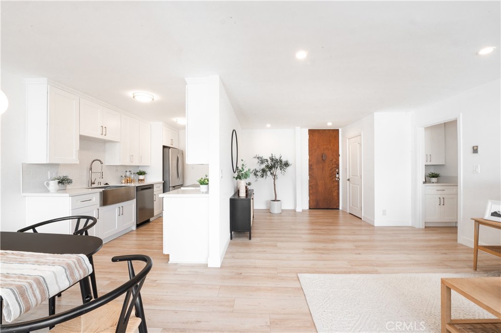 6050 Canterbury Drive F324