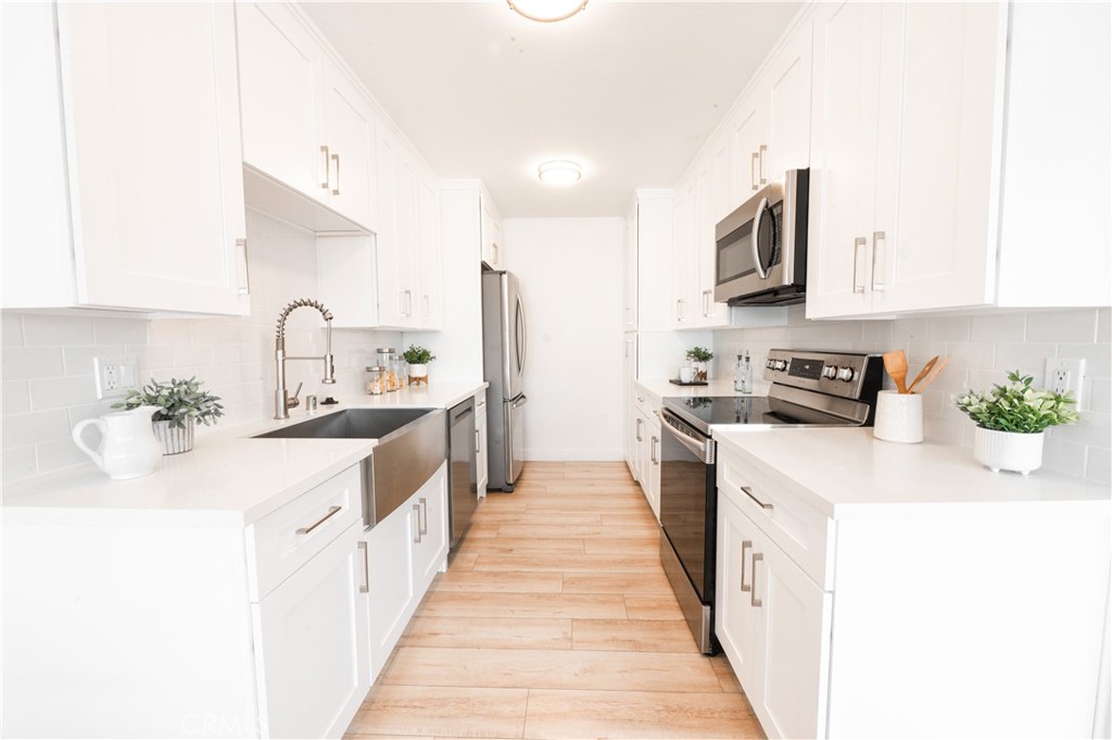 6050 Canterbury Drive F324