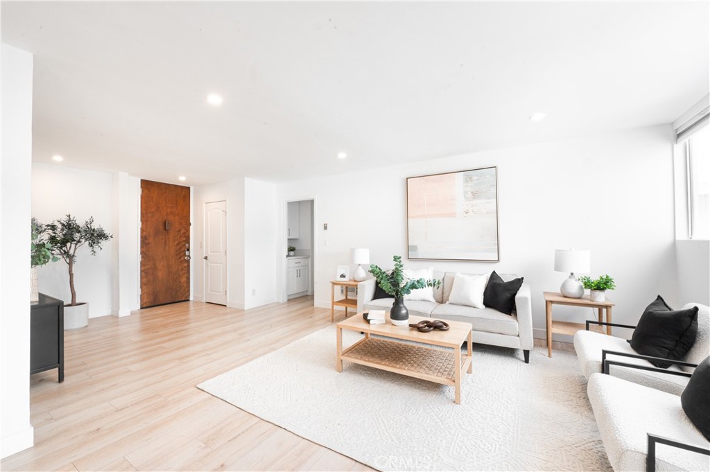 6050 Canterbury Drive F324