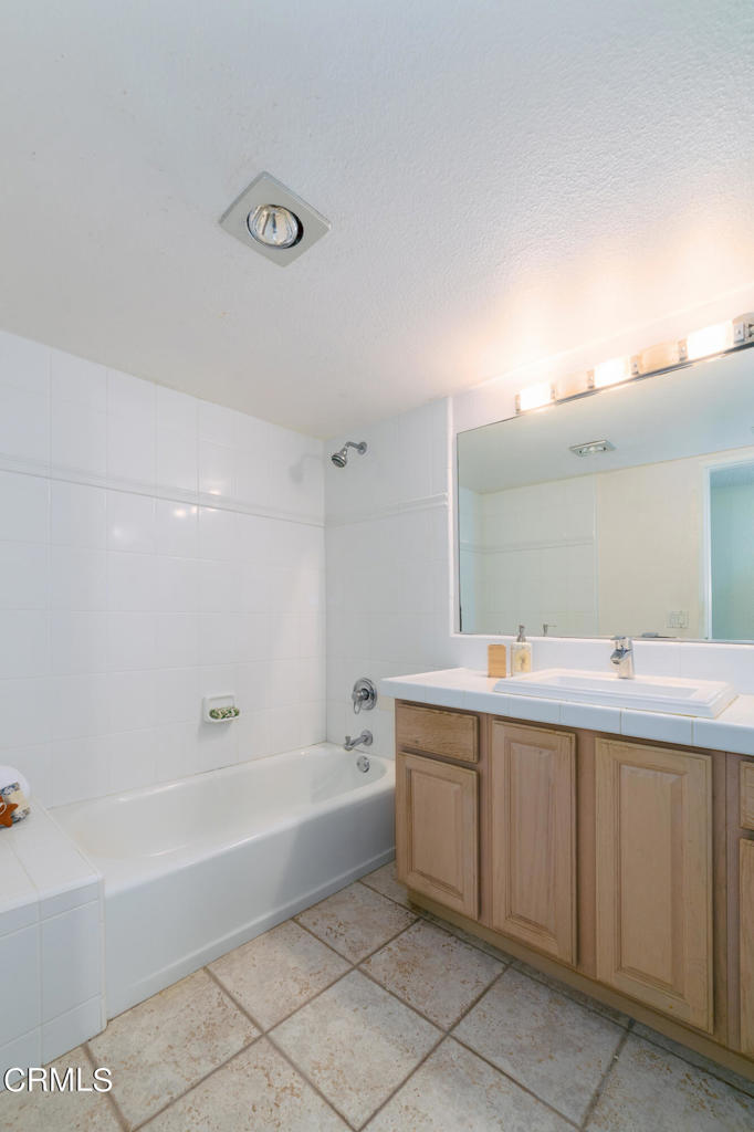 619 Island View Circle