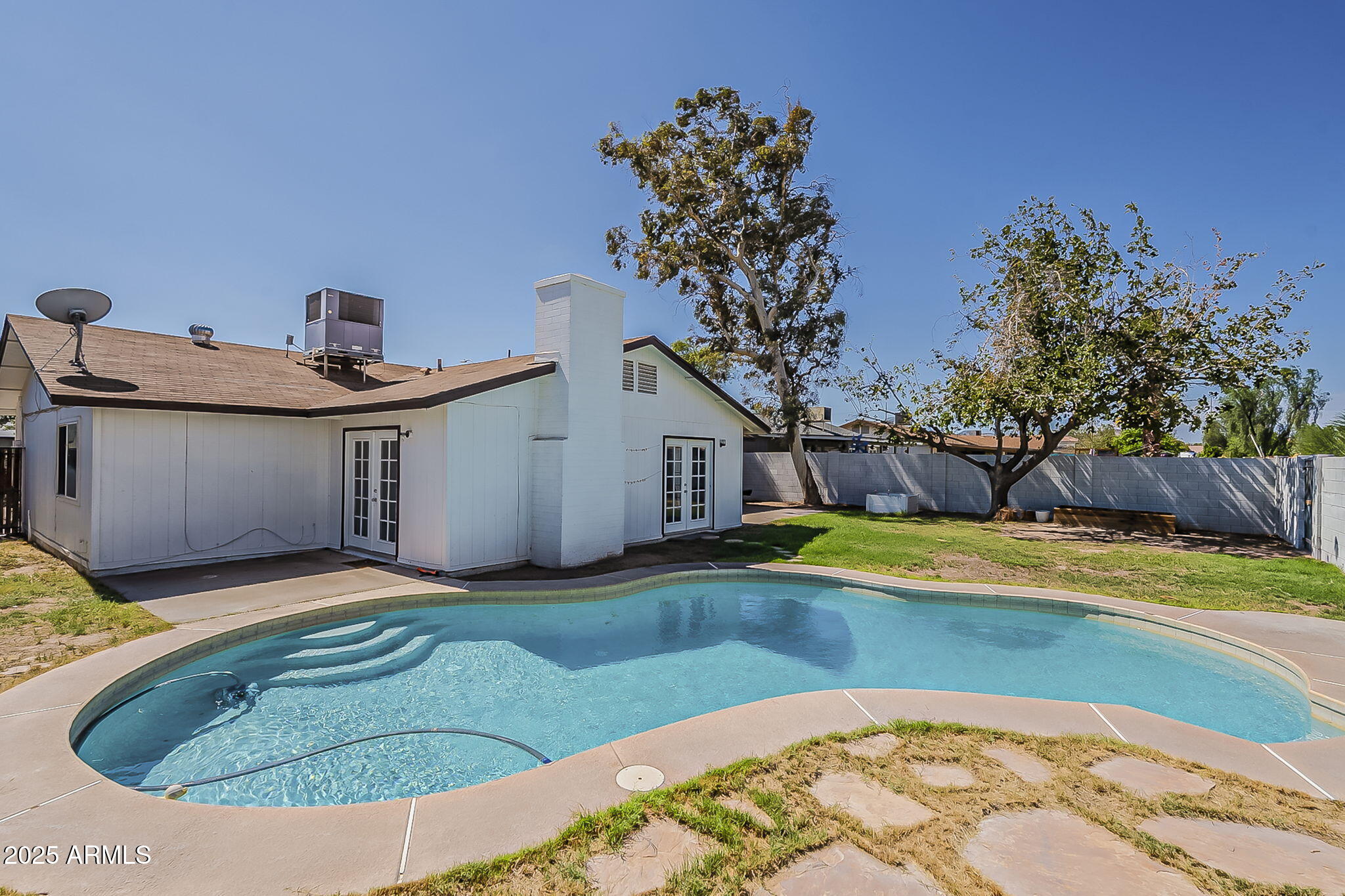 834 W JULIE Drive