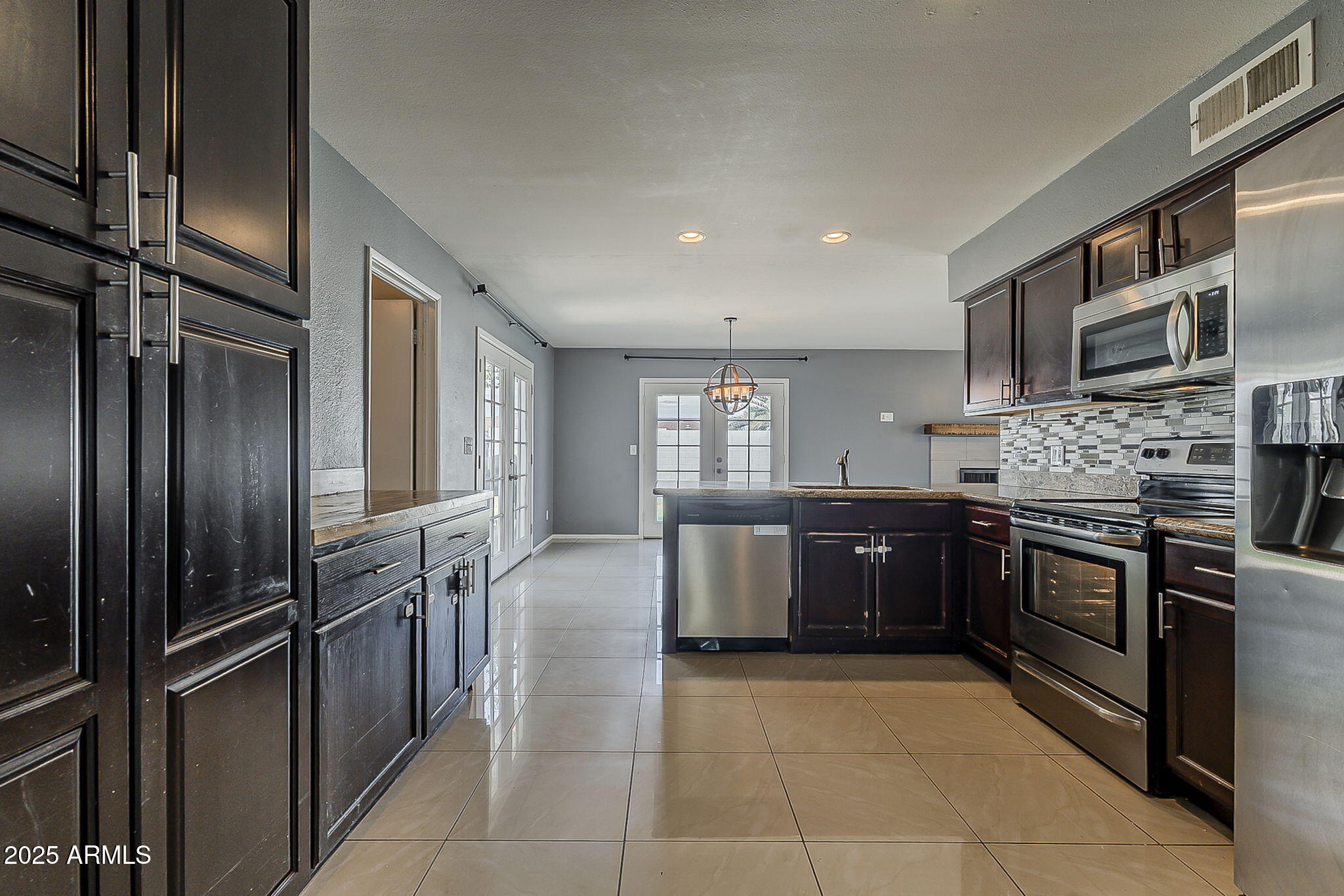 834 W JULIE Drive