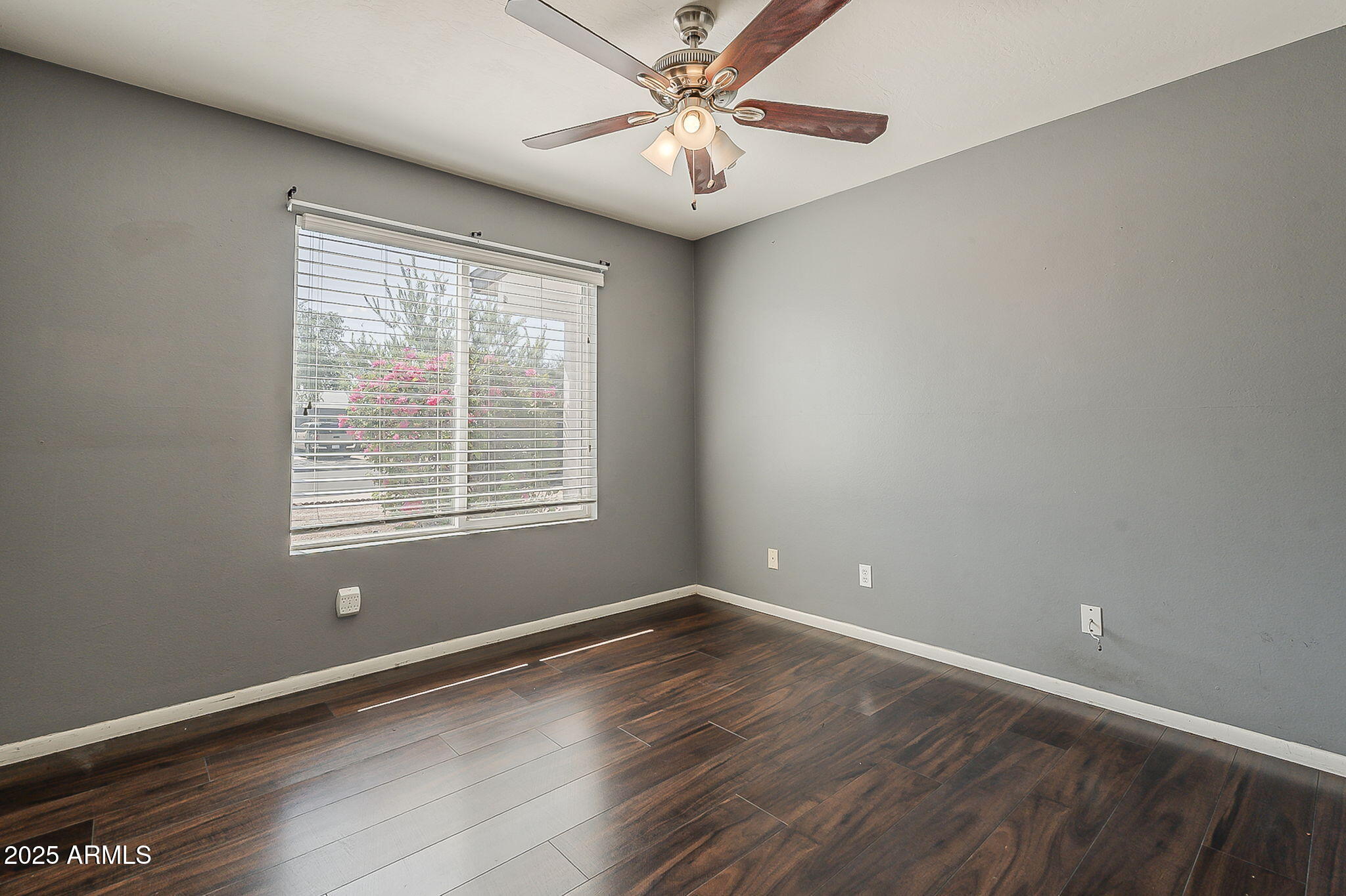 834 W JULIE Drive