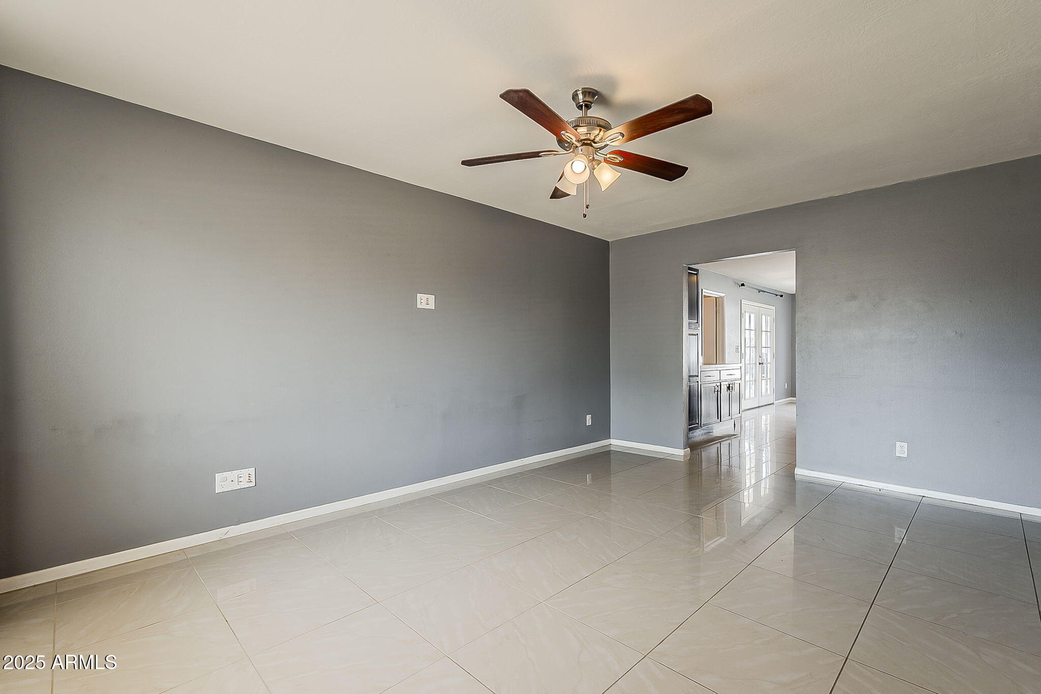 834 W JULIE Drive