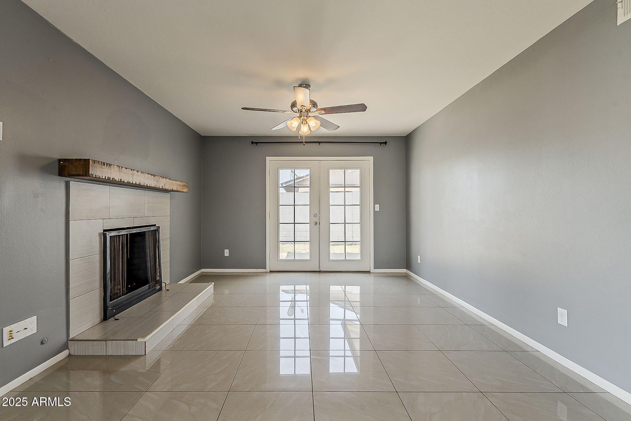 834 W JULIE Drive