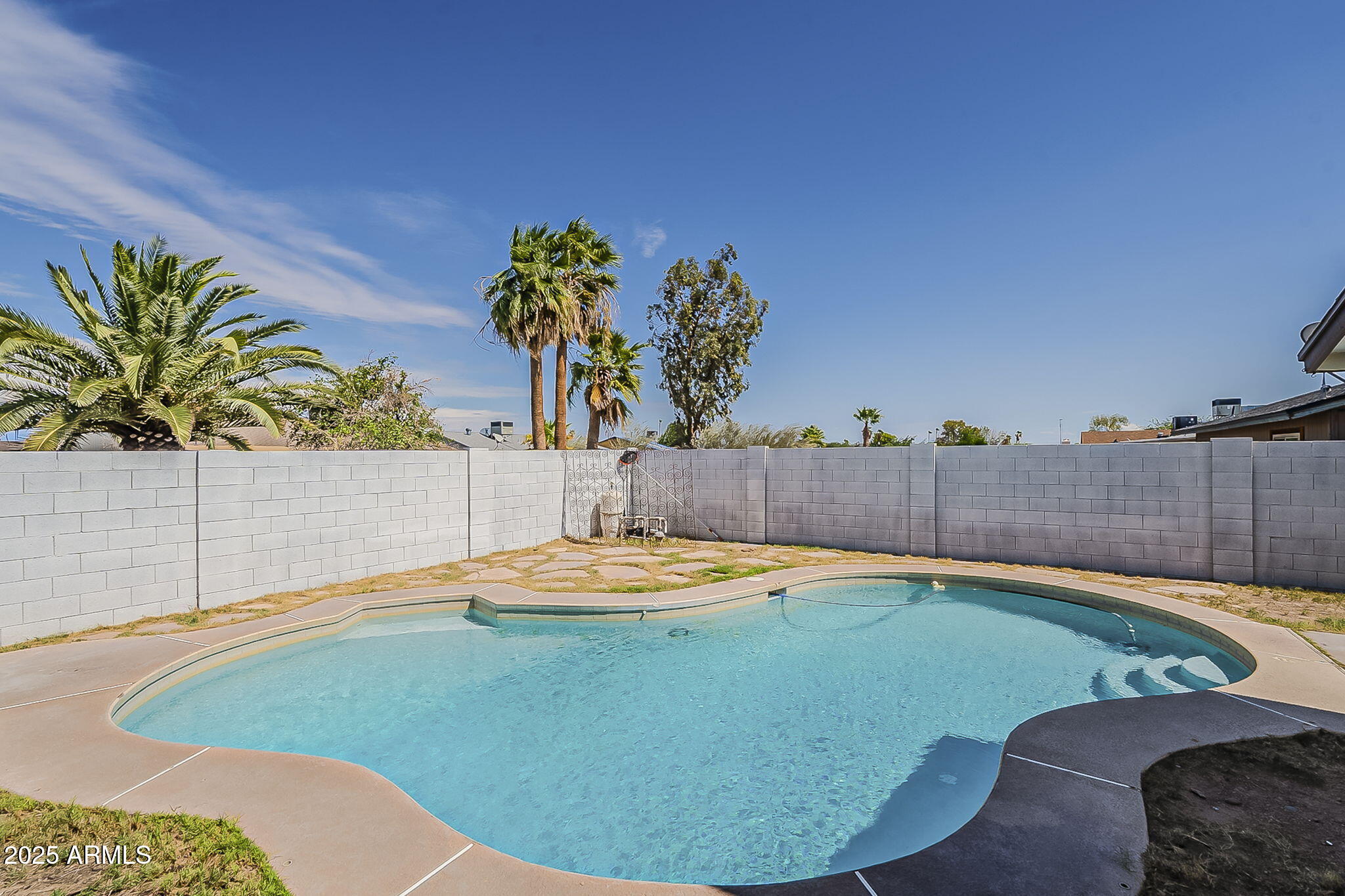 834 W JULIE Drive