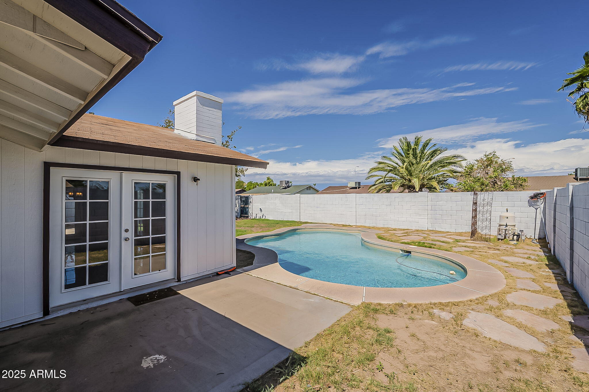 834 W JULIE Drive