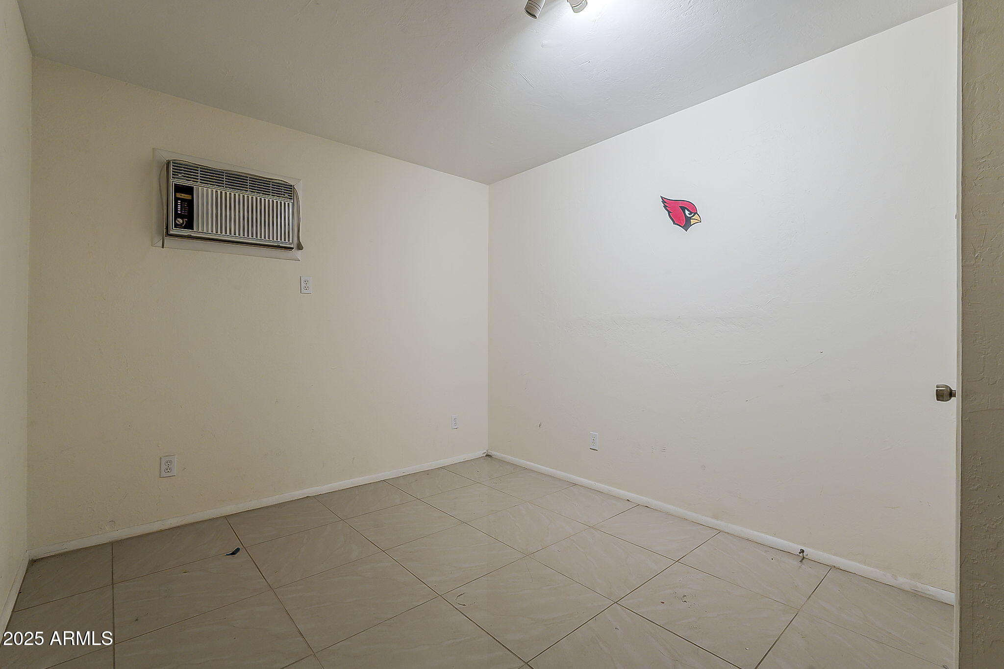 834 W JULIE Drive