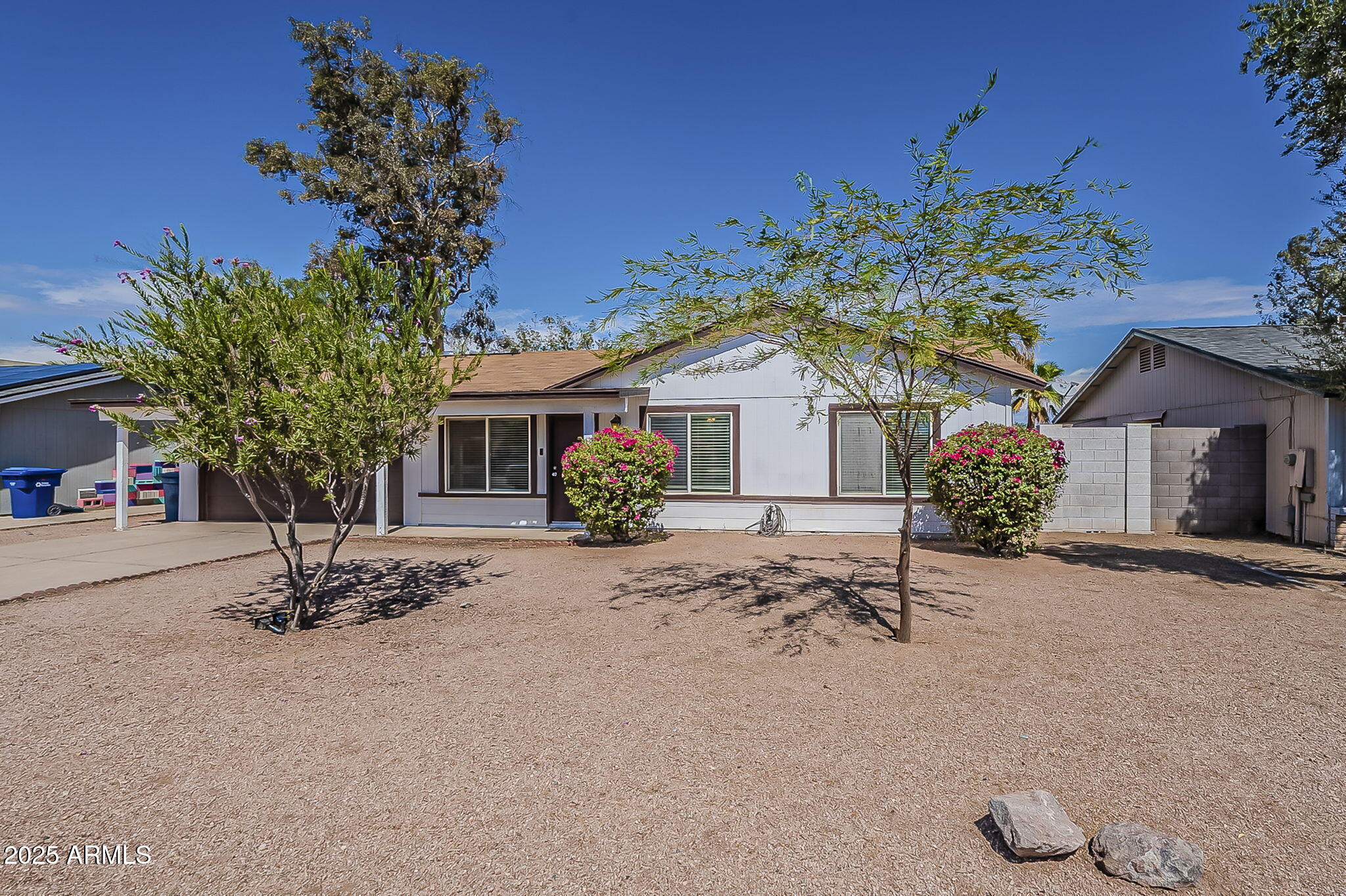 834 W JULIE Drive