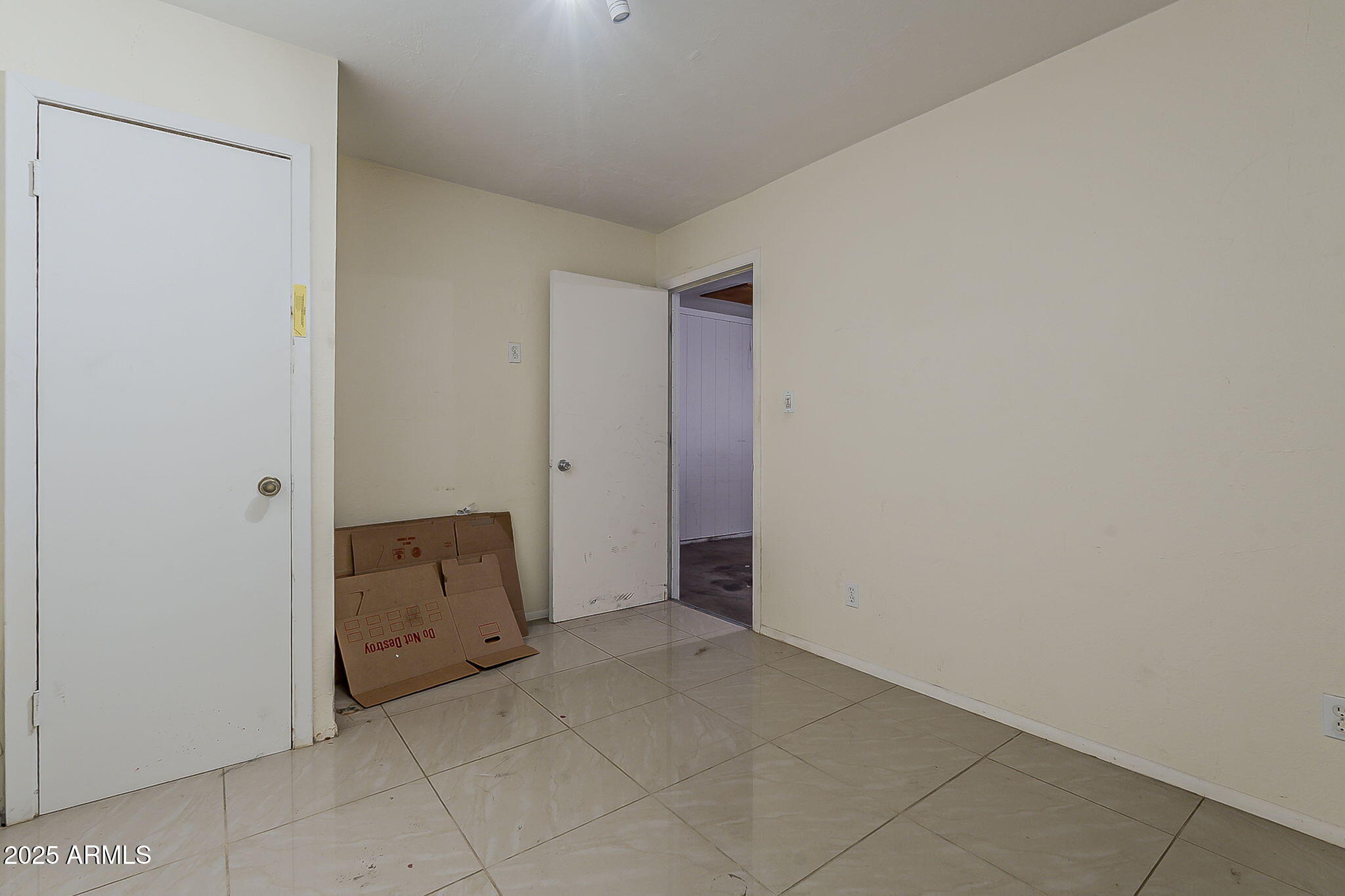 834 W JULIE Drive
