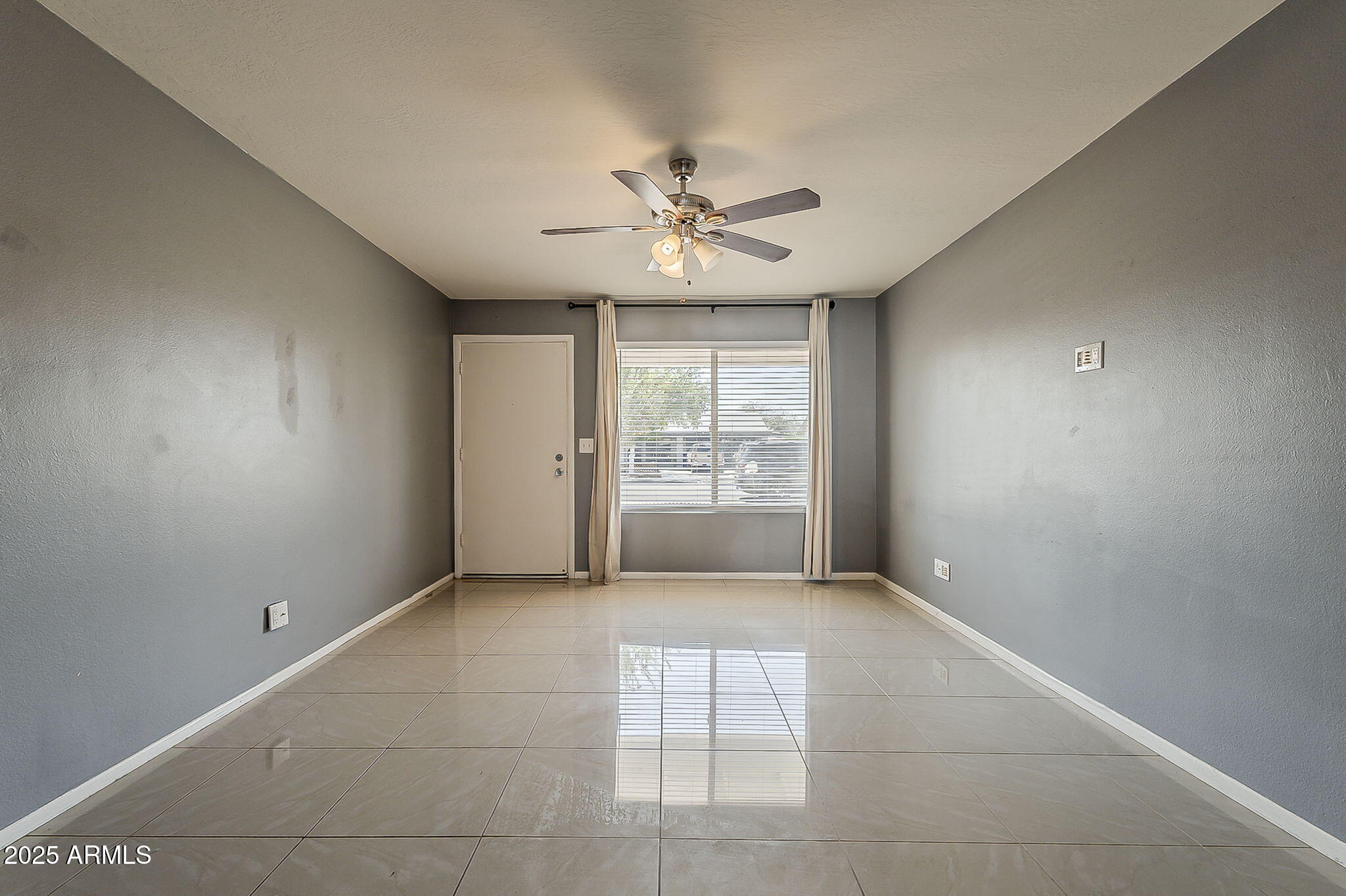 834 W JULIE Drive