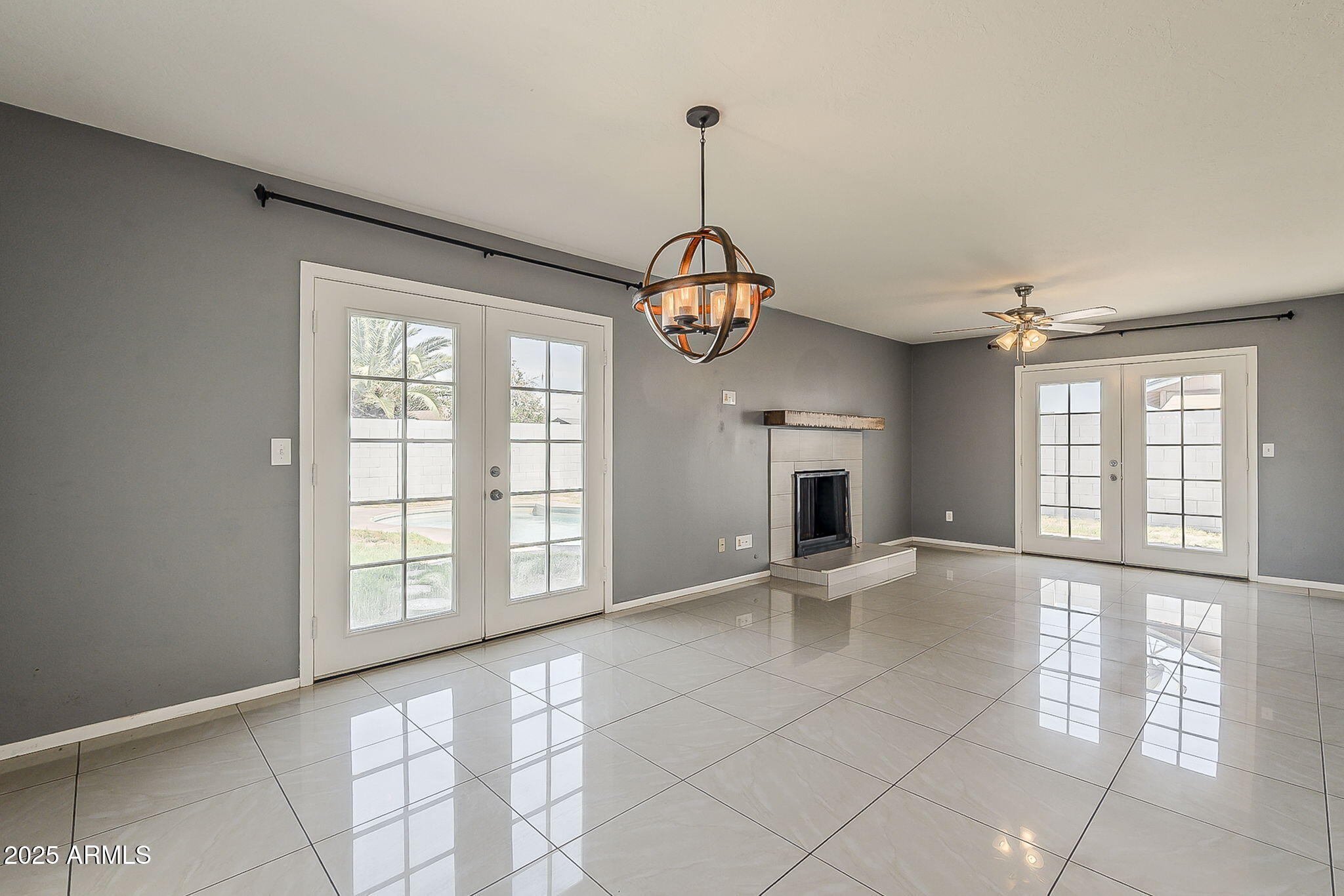 834 W JULIE Drive