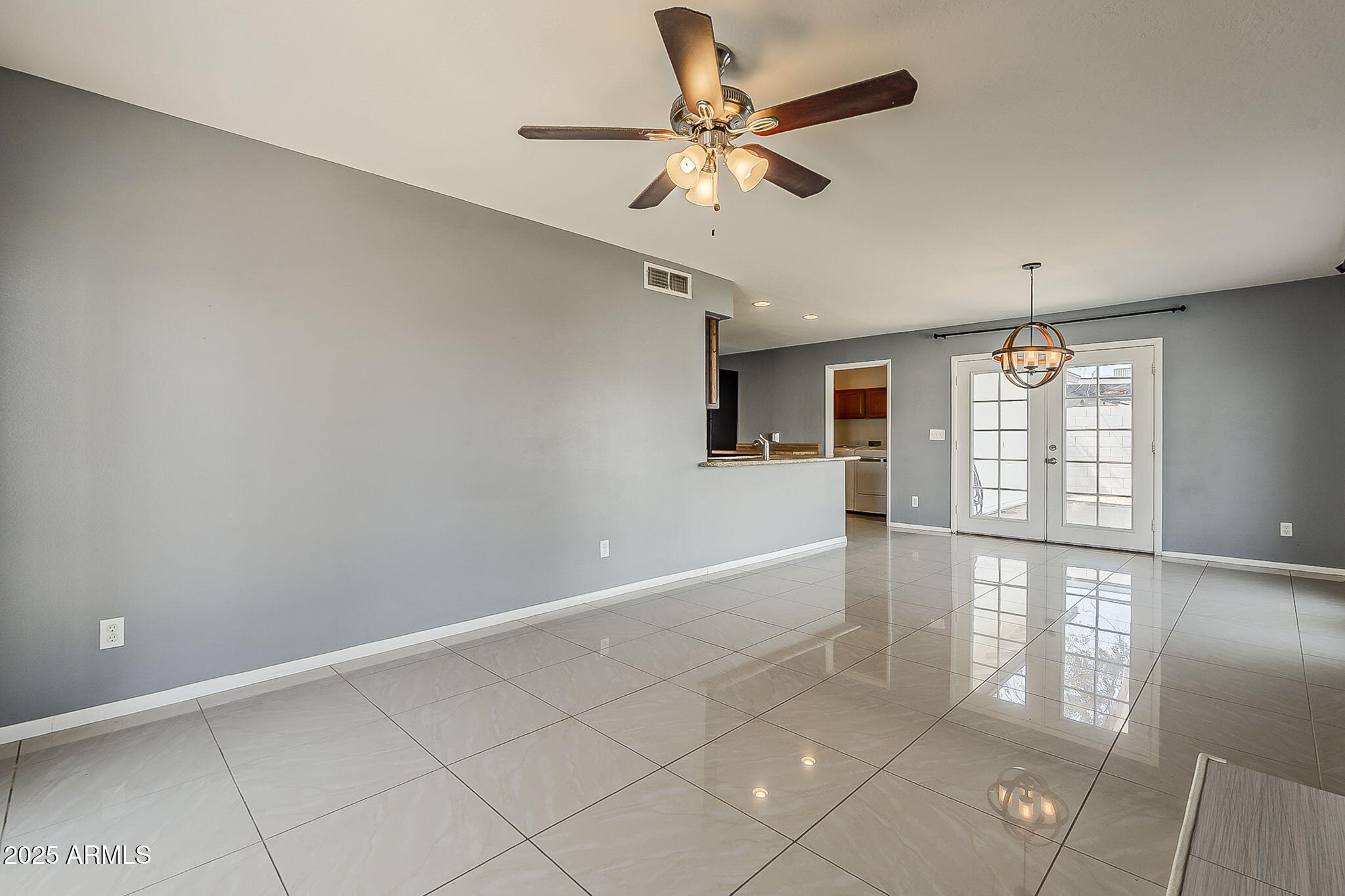 834 W JULIE Drive