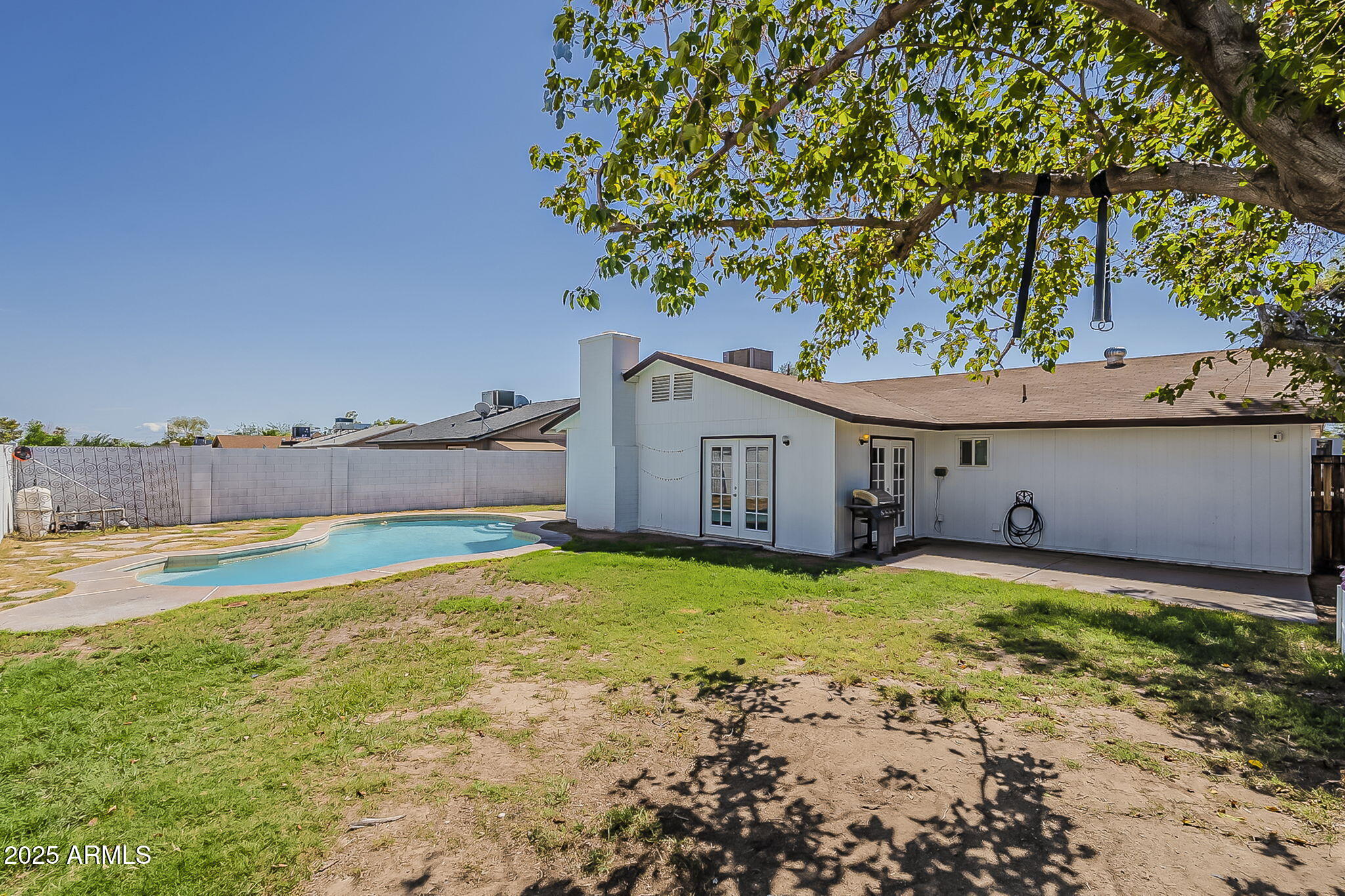 834 W JULIE Drive