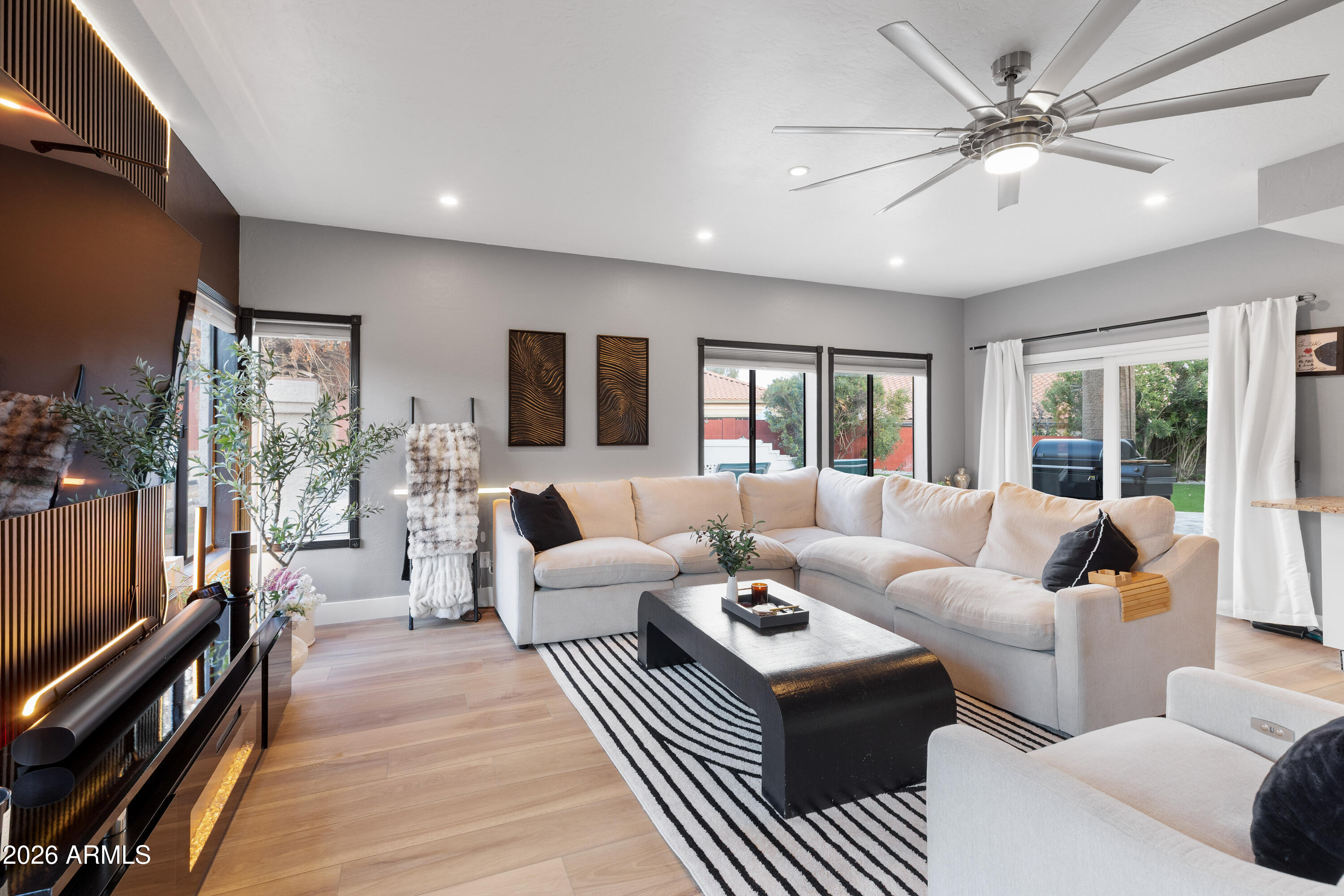 3912 E SHANNON Street