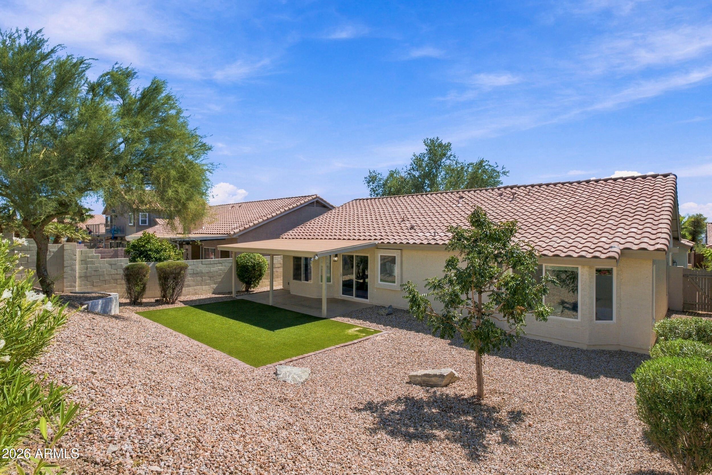 1432 W SOUTH FORK Drive