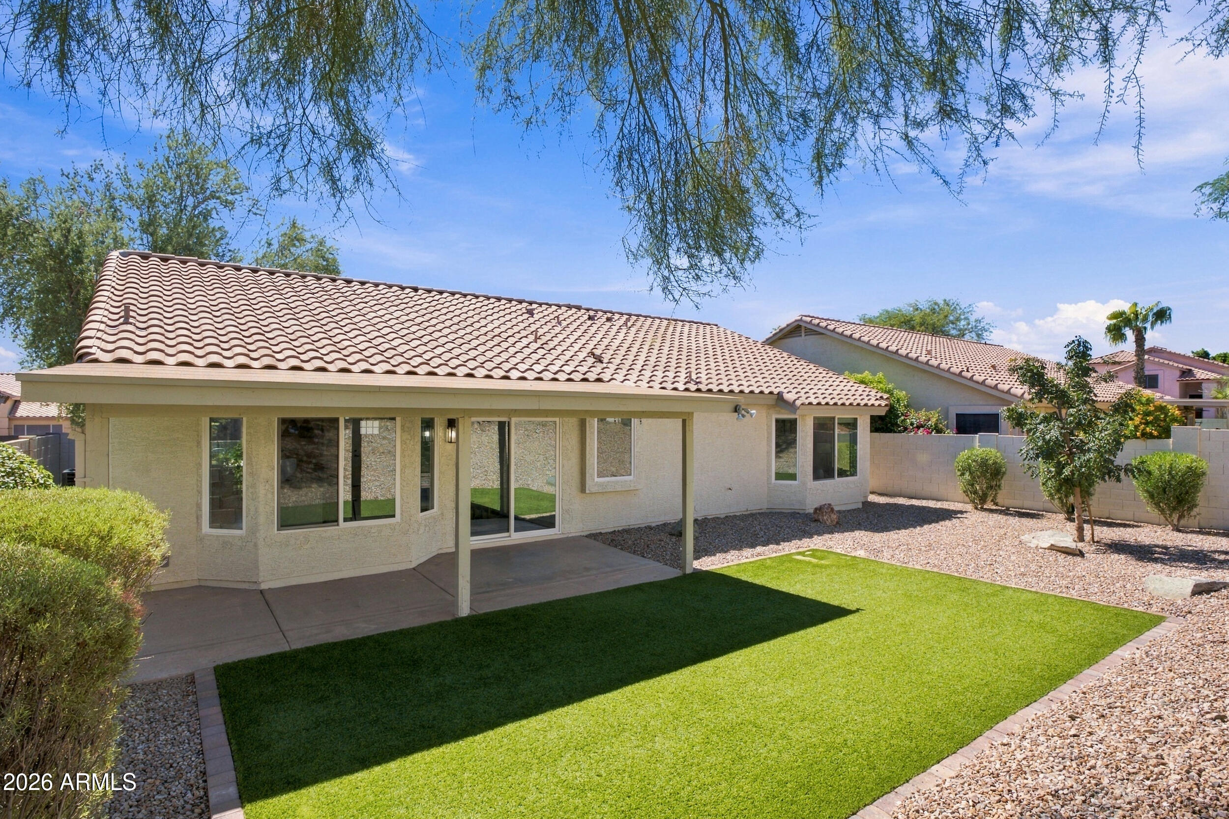 1432 W SOUTH FORK Drive