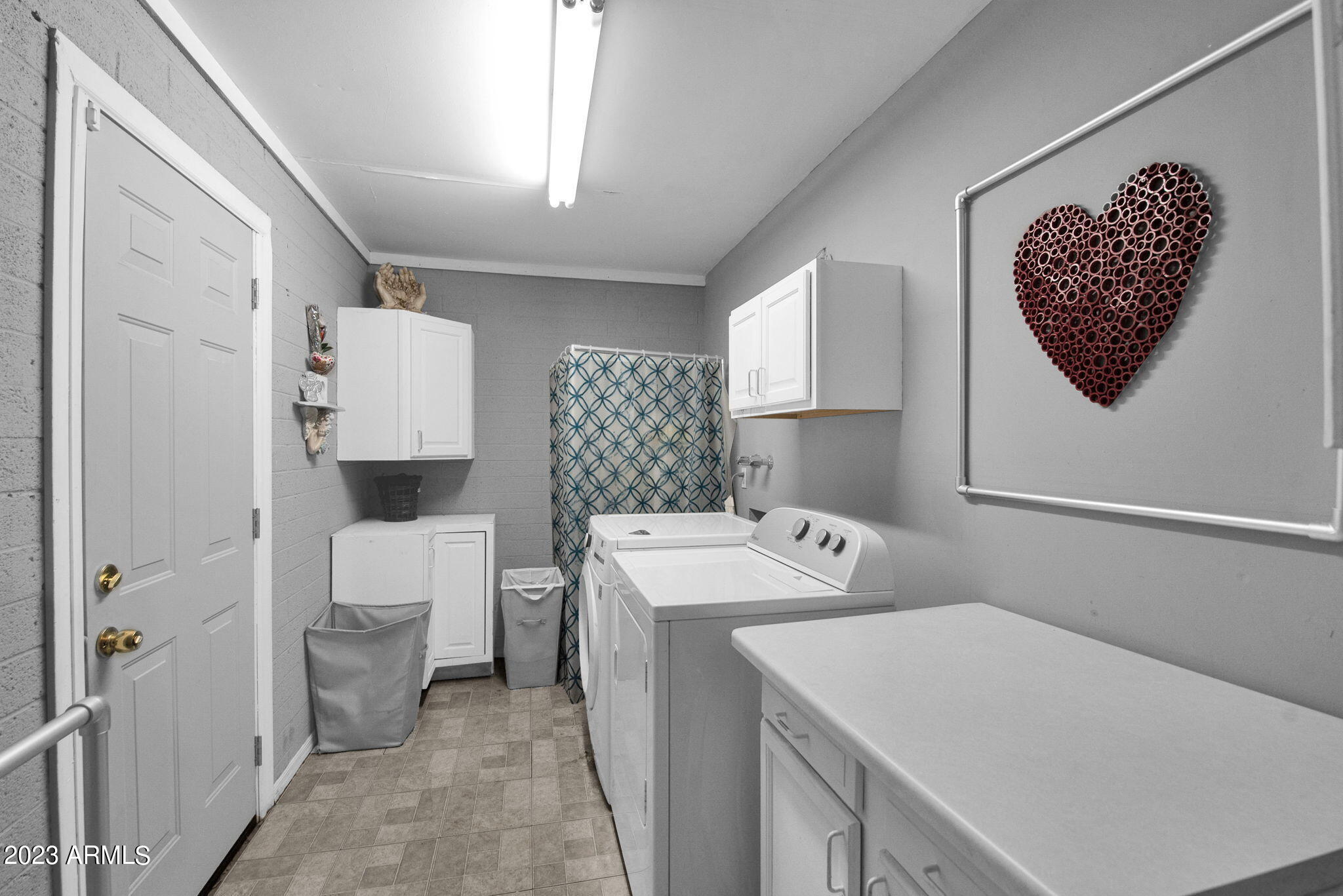 3044 W MARYLAND Avenue