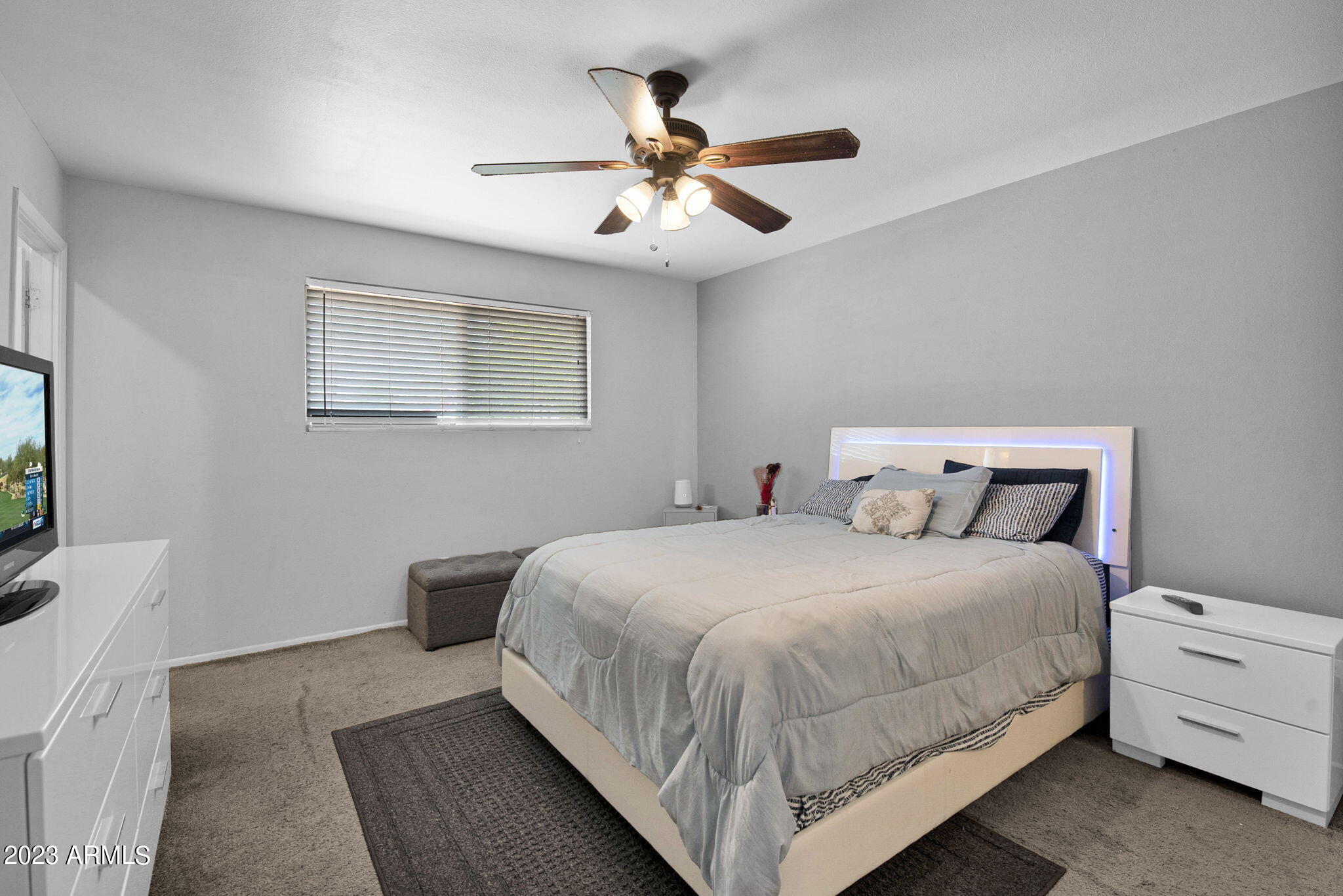 3044 W MARYLAND Avenue