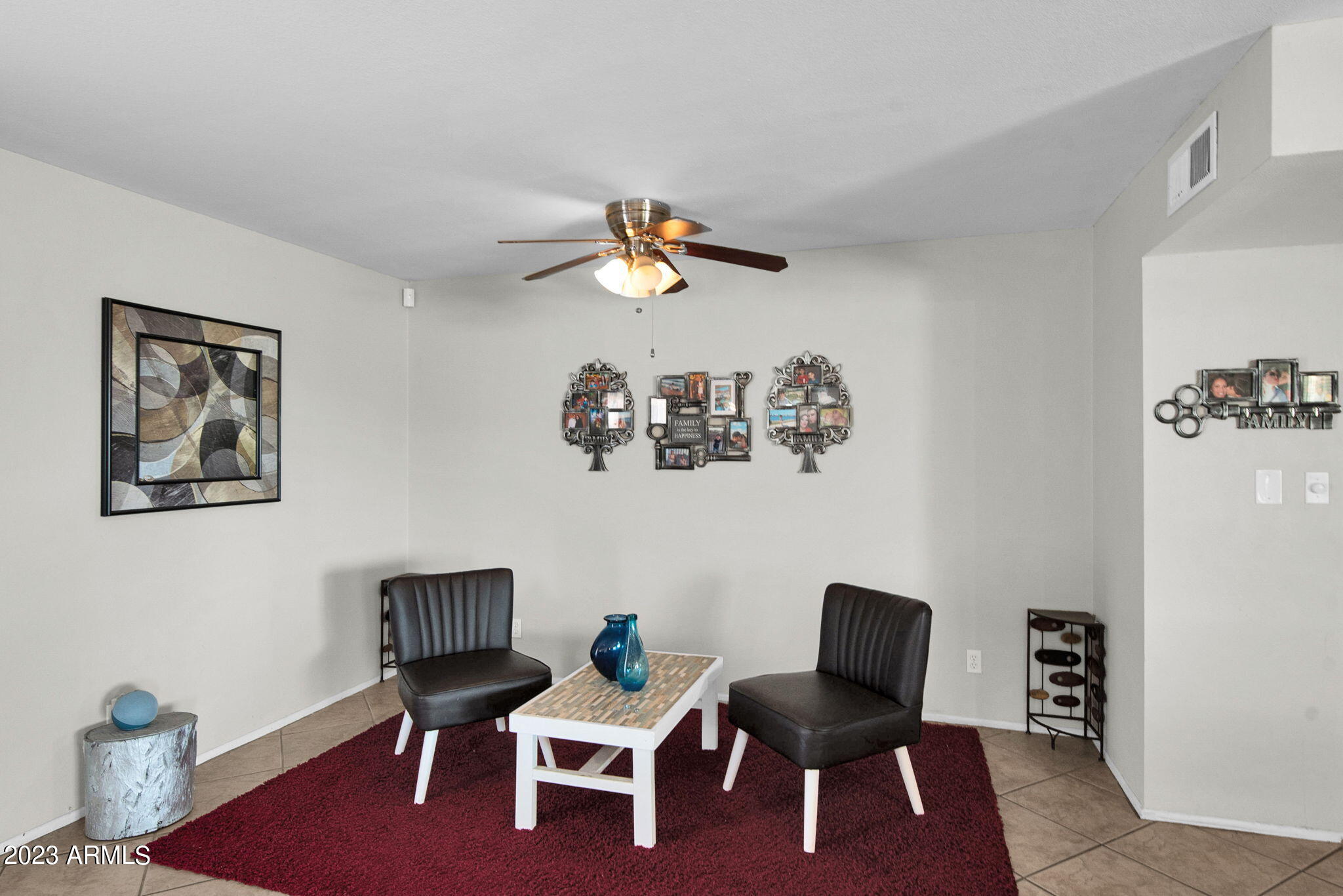 3044 W MARYLAND Avenue