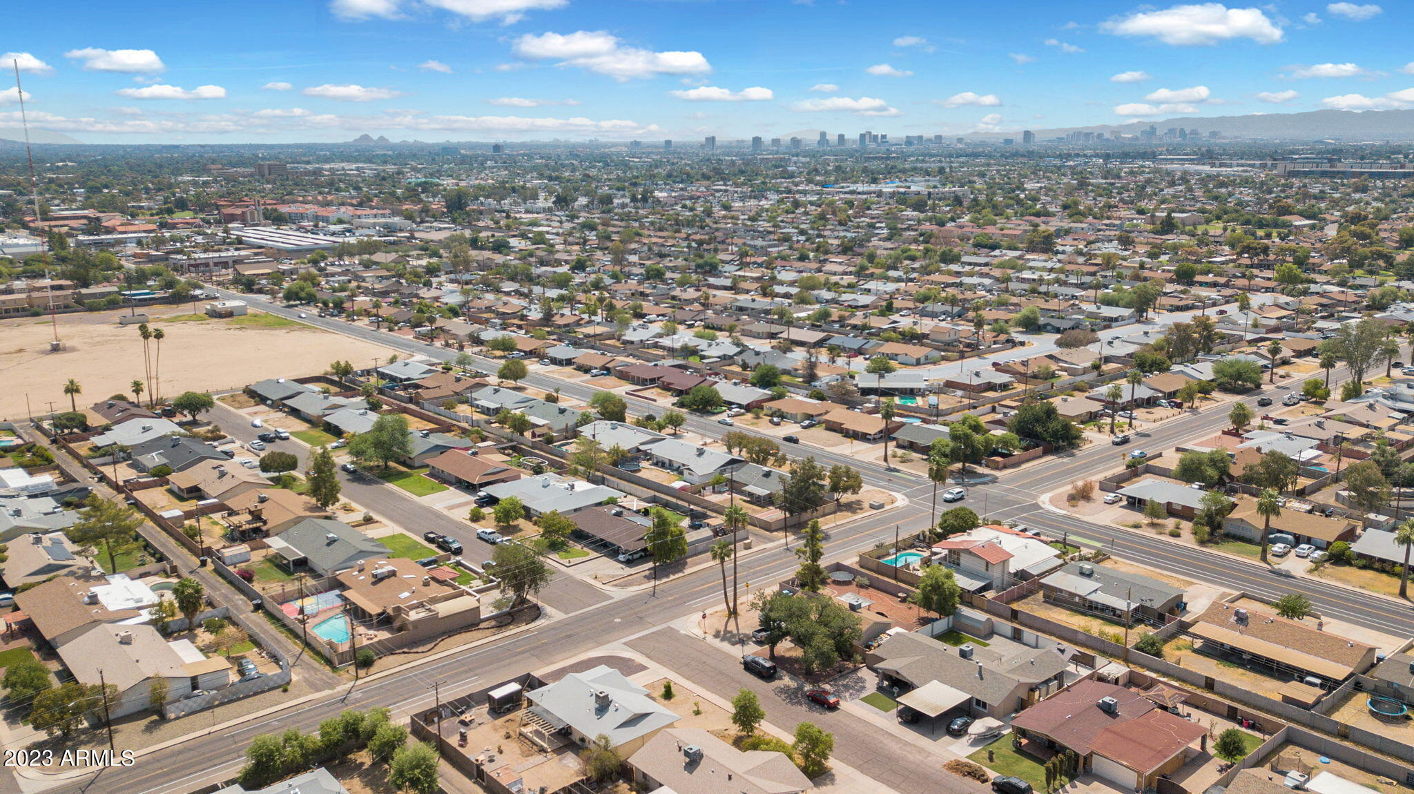 3044 W MARYLAND Avenue