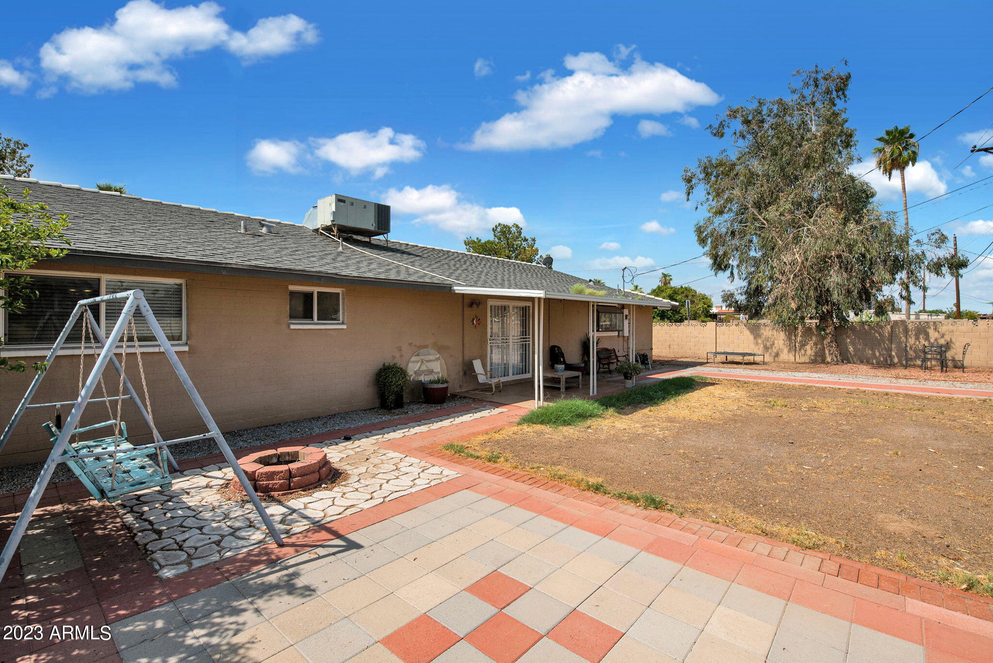 3044 W MARYLAND Avenue