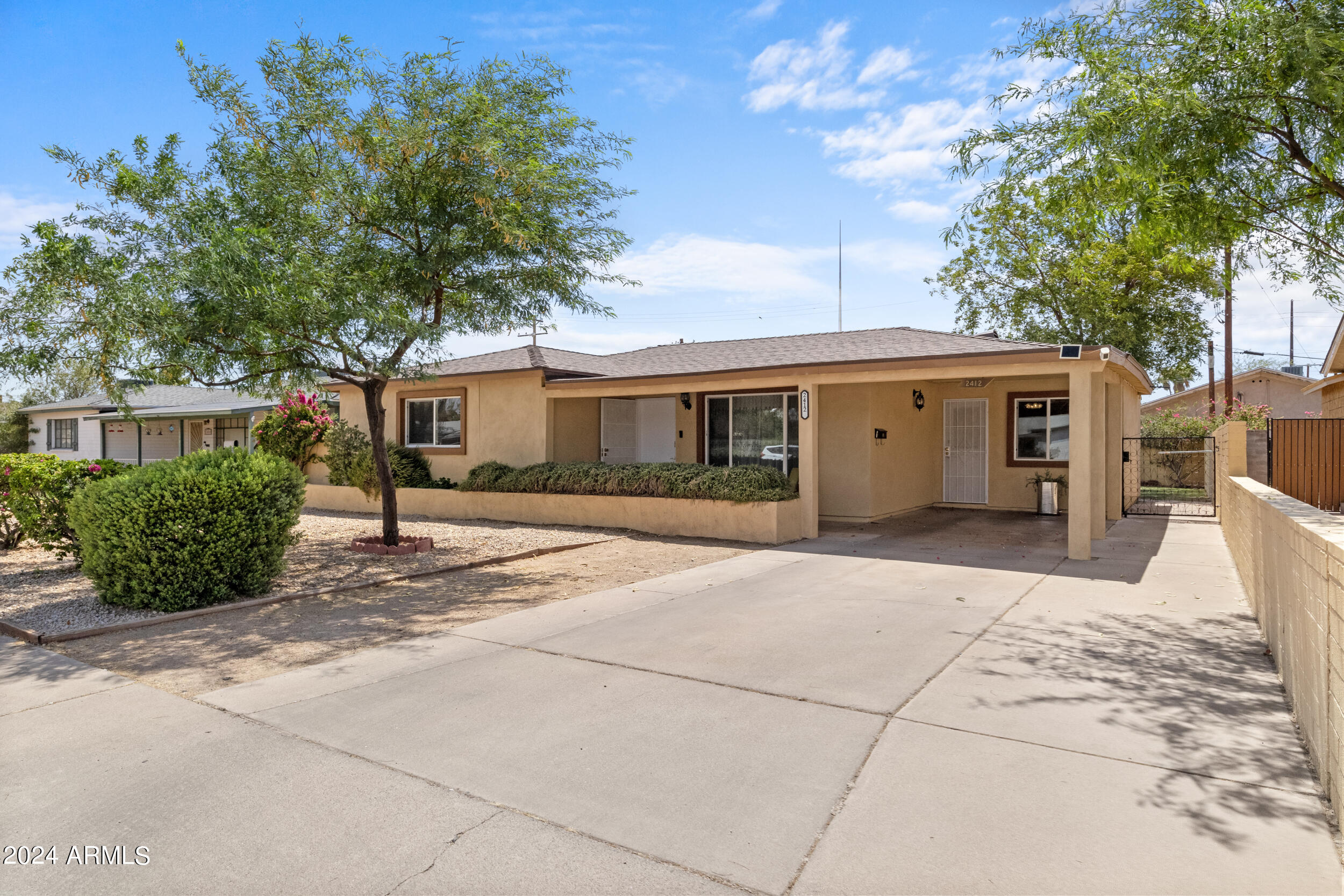 2412 N 36TH Place