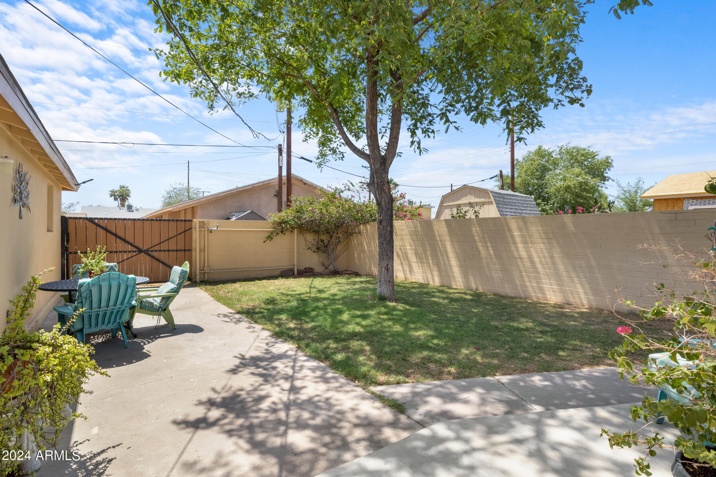 2412 N 36TH Place