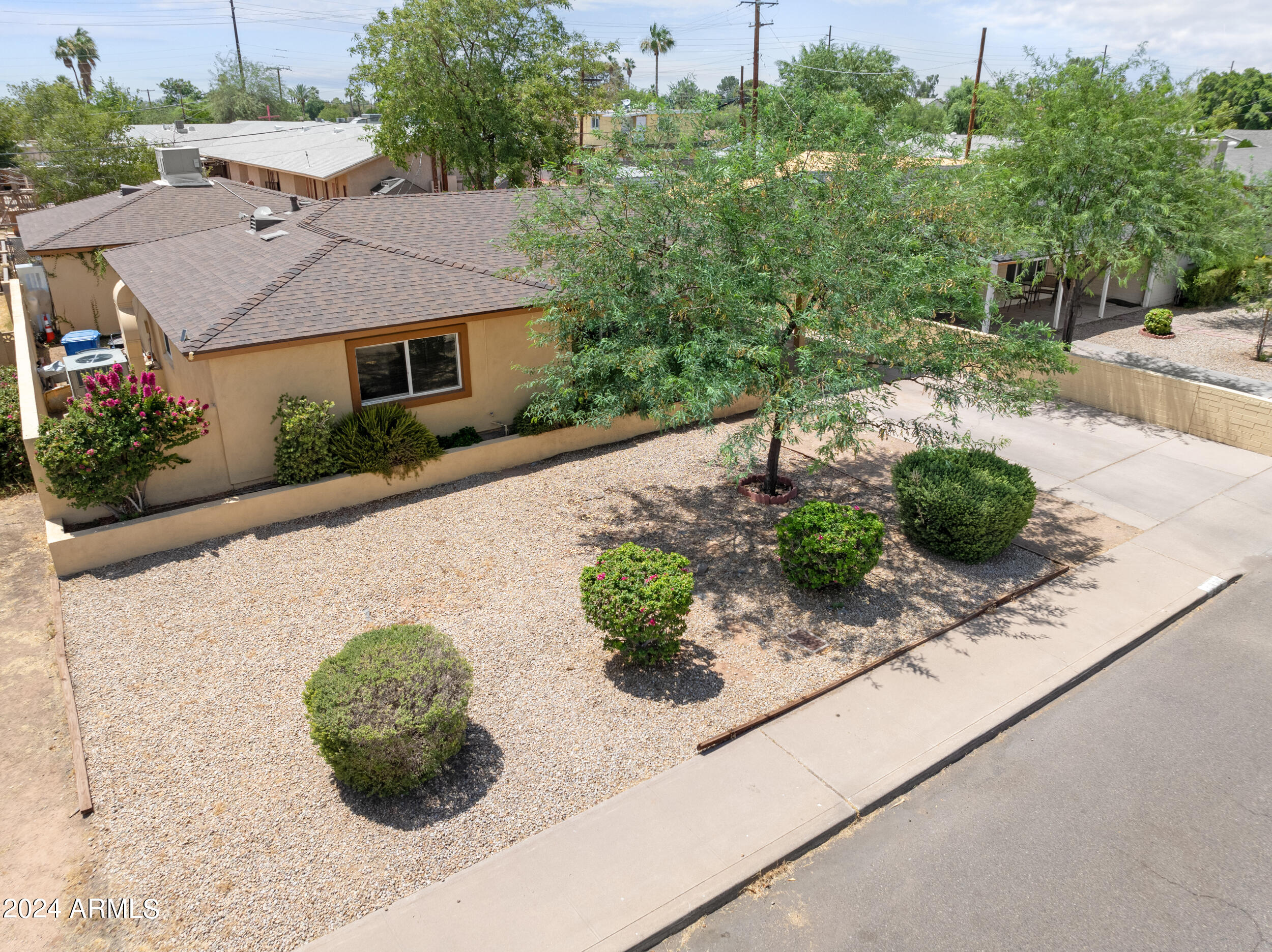 2412 N 36TH Place