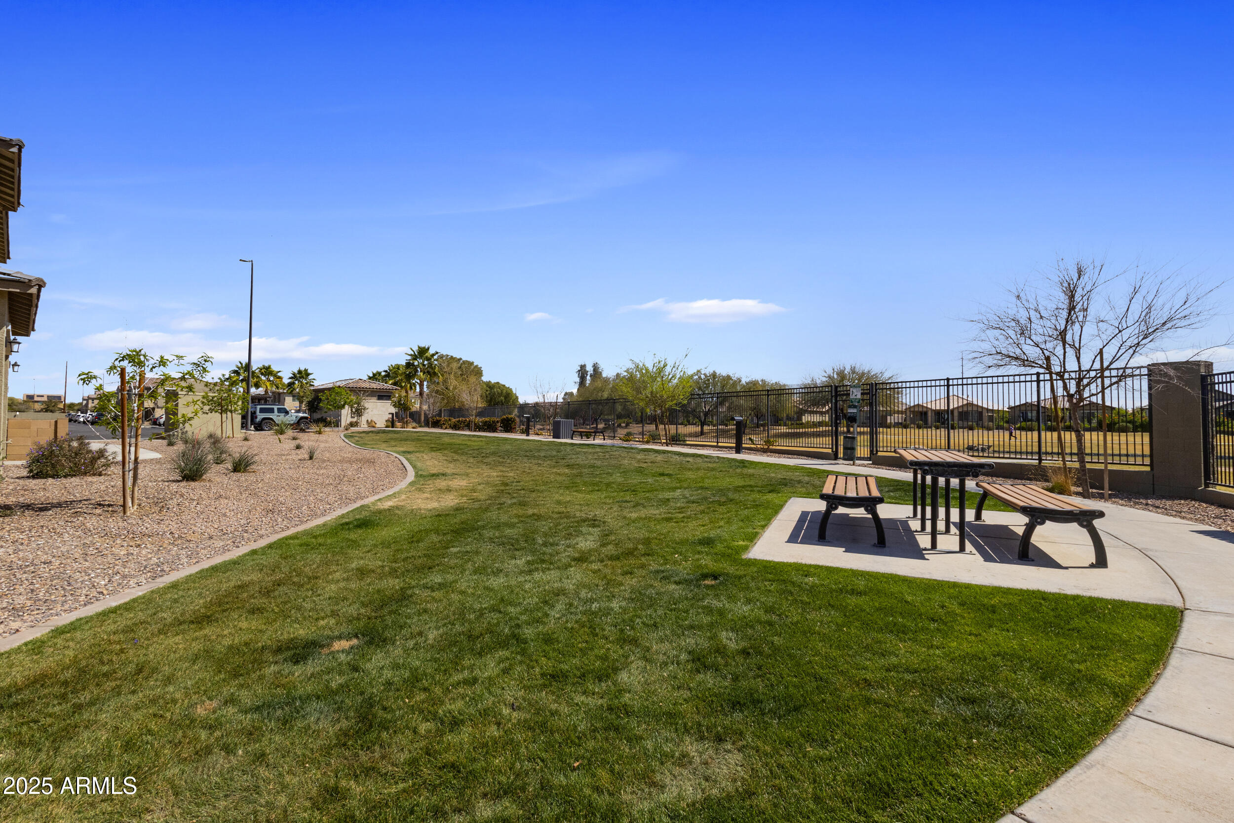 675 E GINKO Avenue, 202