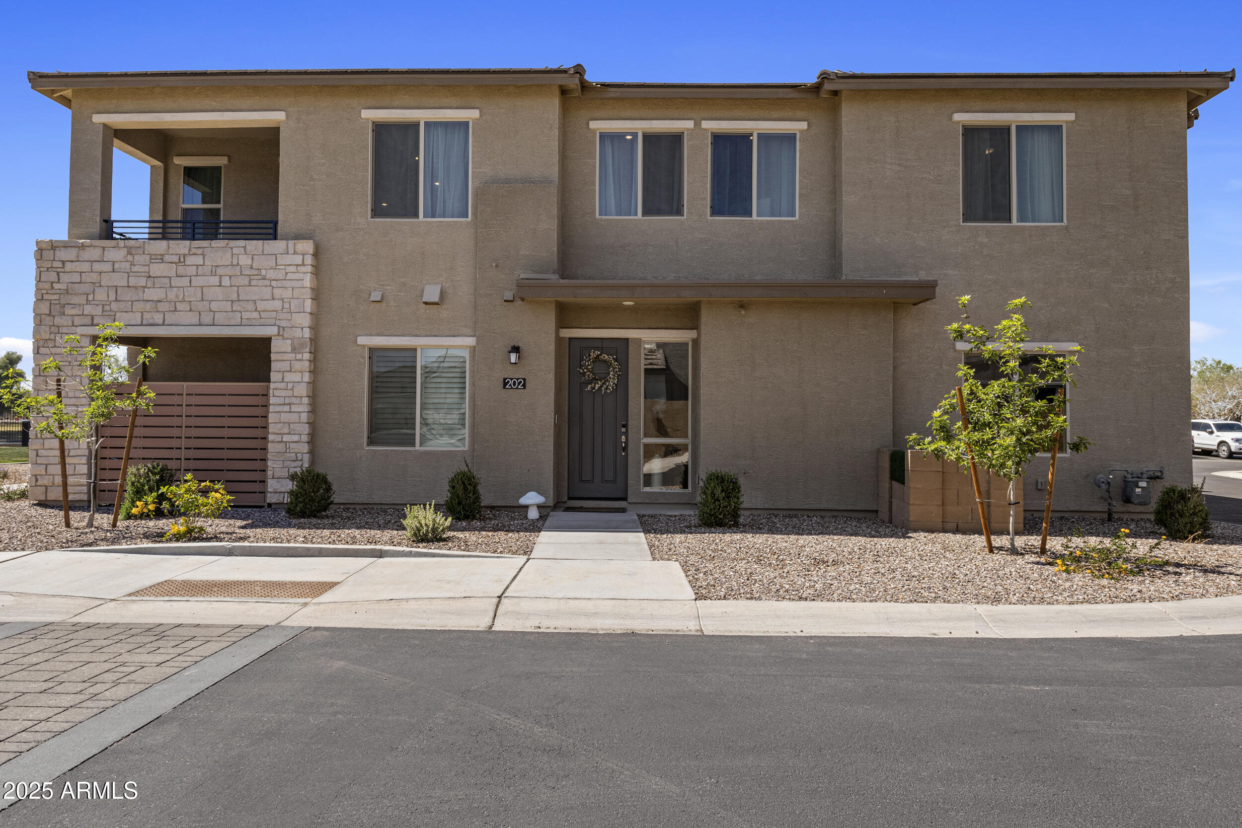 675 E GINKO Avenue, 202
