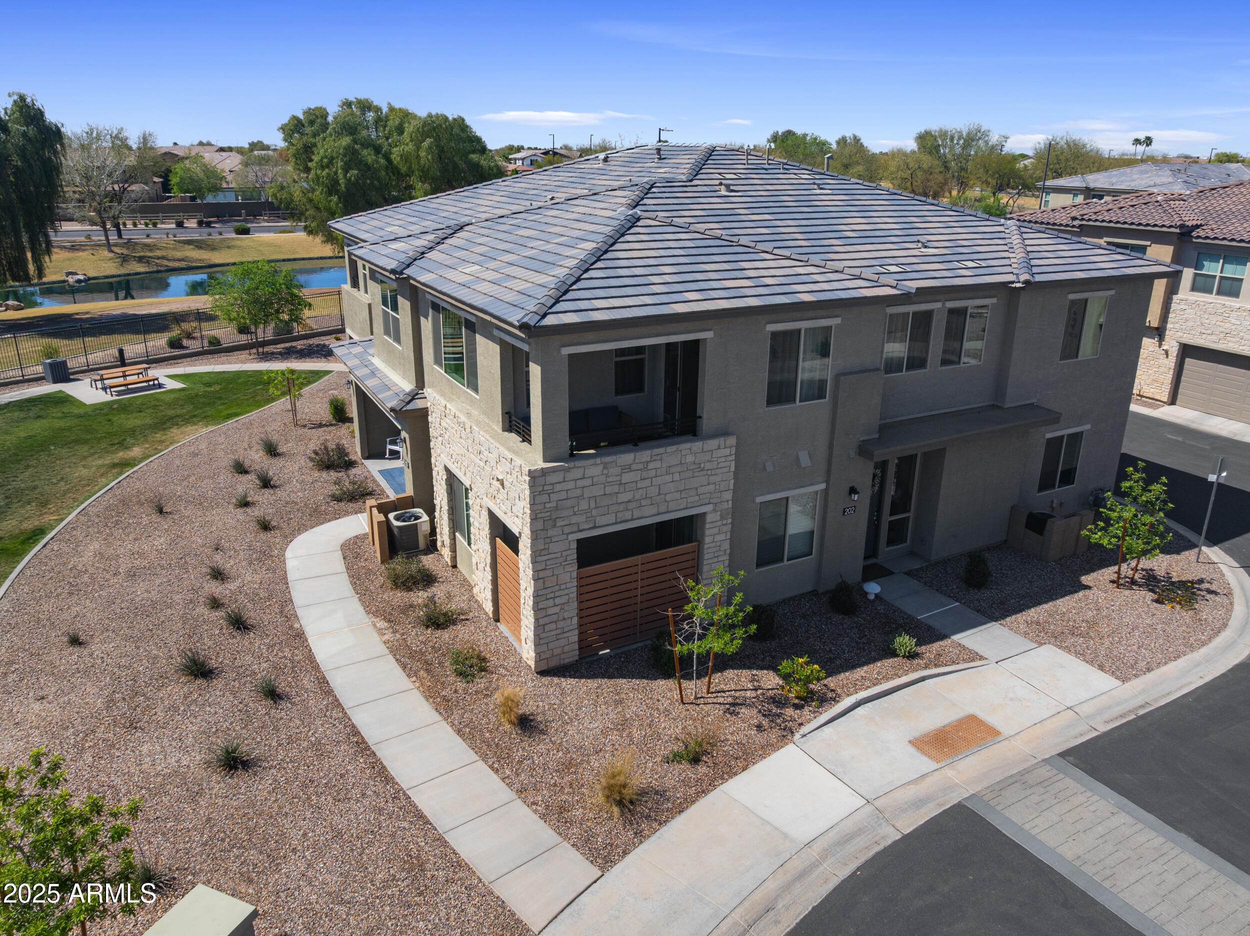 675 E GINKO Avenue, 202