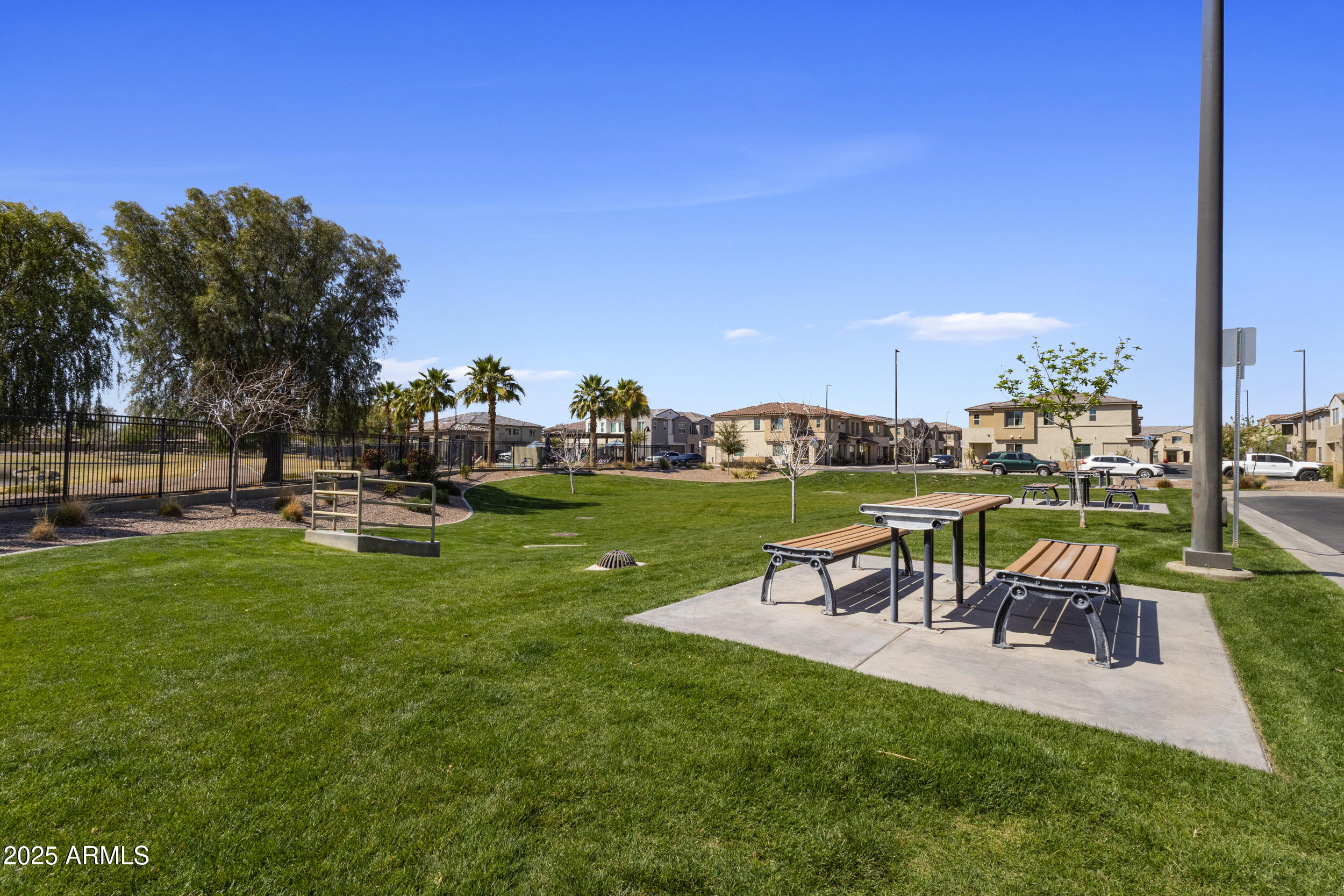 675 E GINKO Avenue, 202