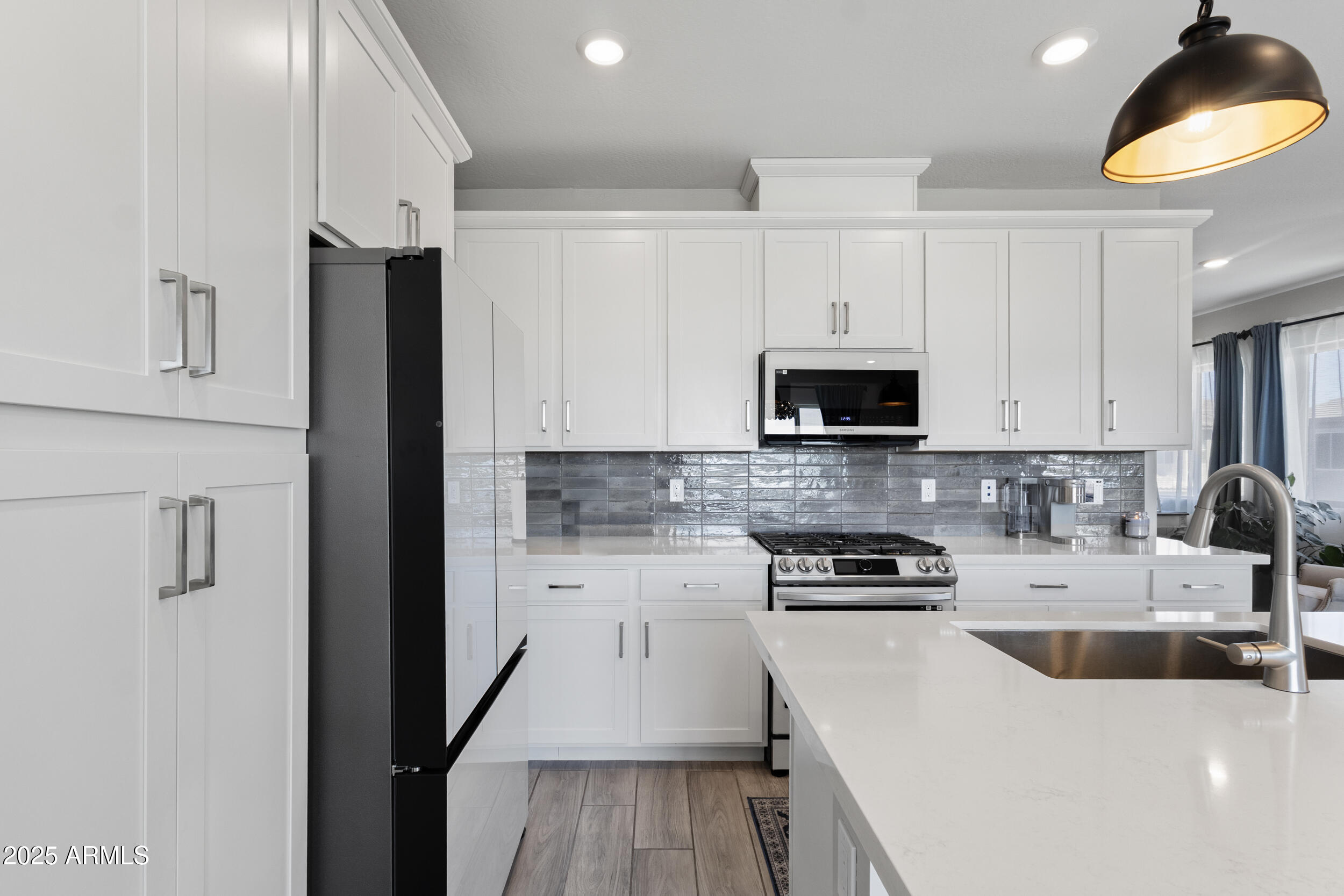 675 E GINKO Avenue, 202