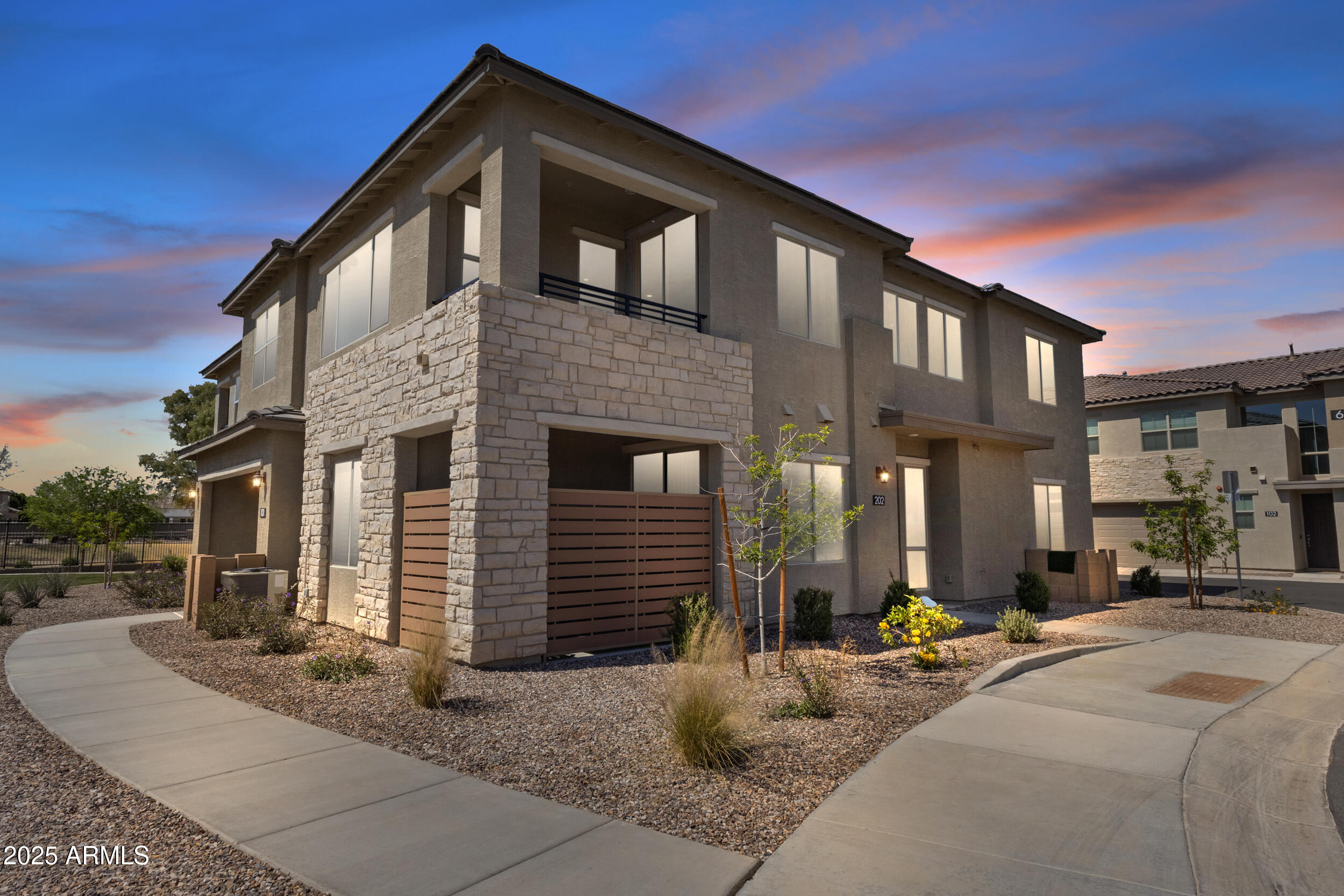 675 E GINKO Avenue, 202