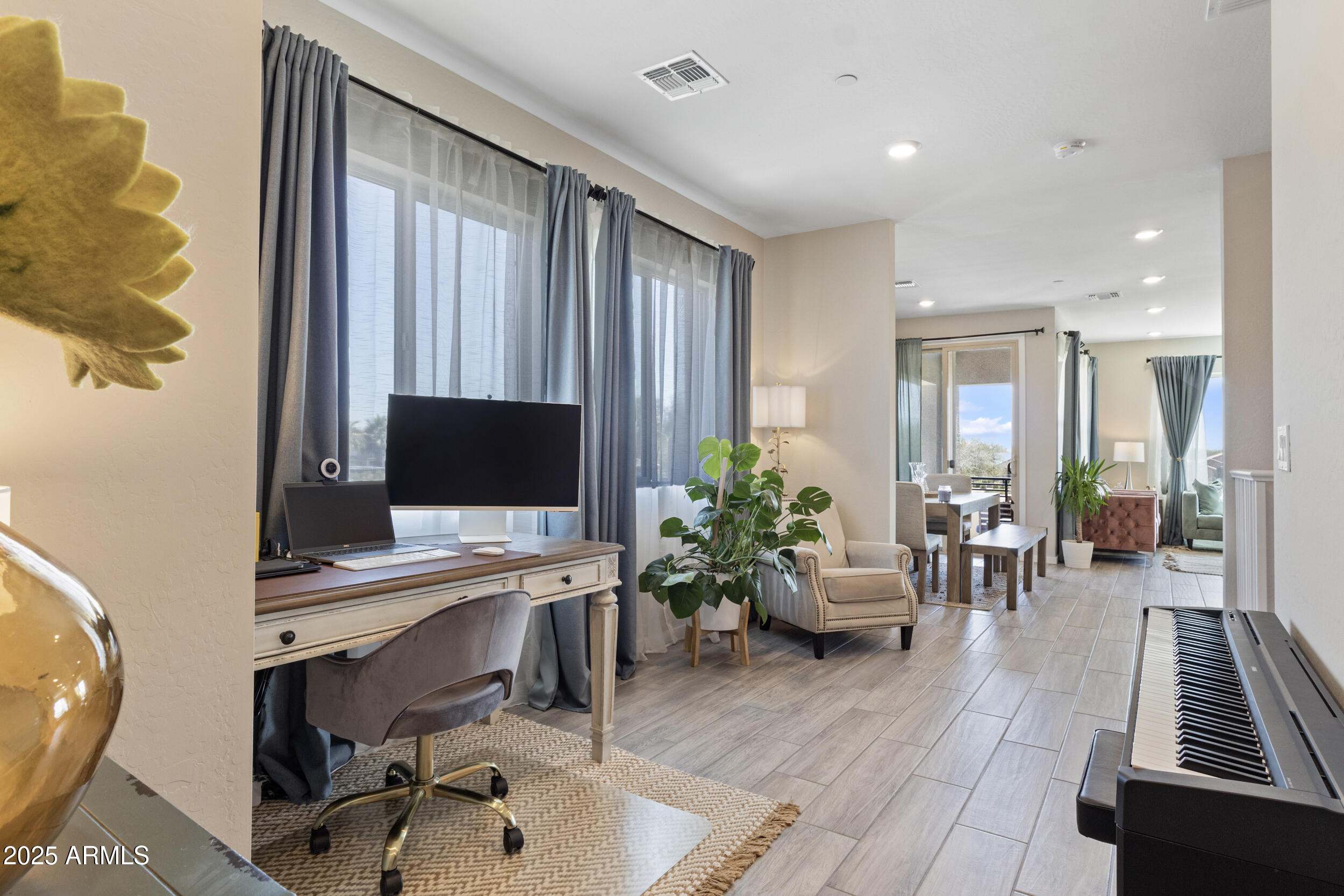 675 E GINKO Avenue, 202