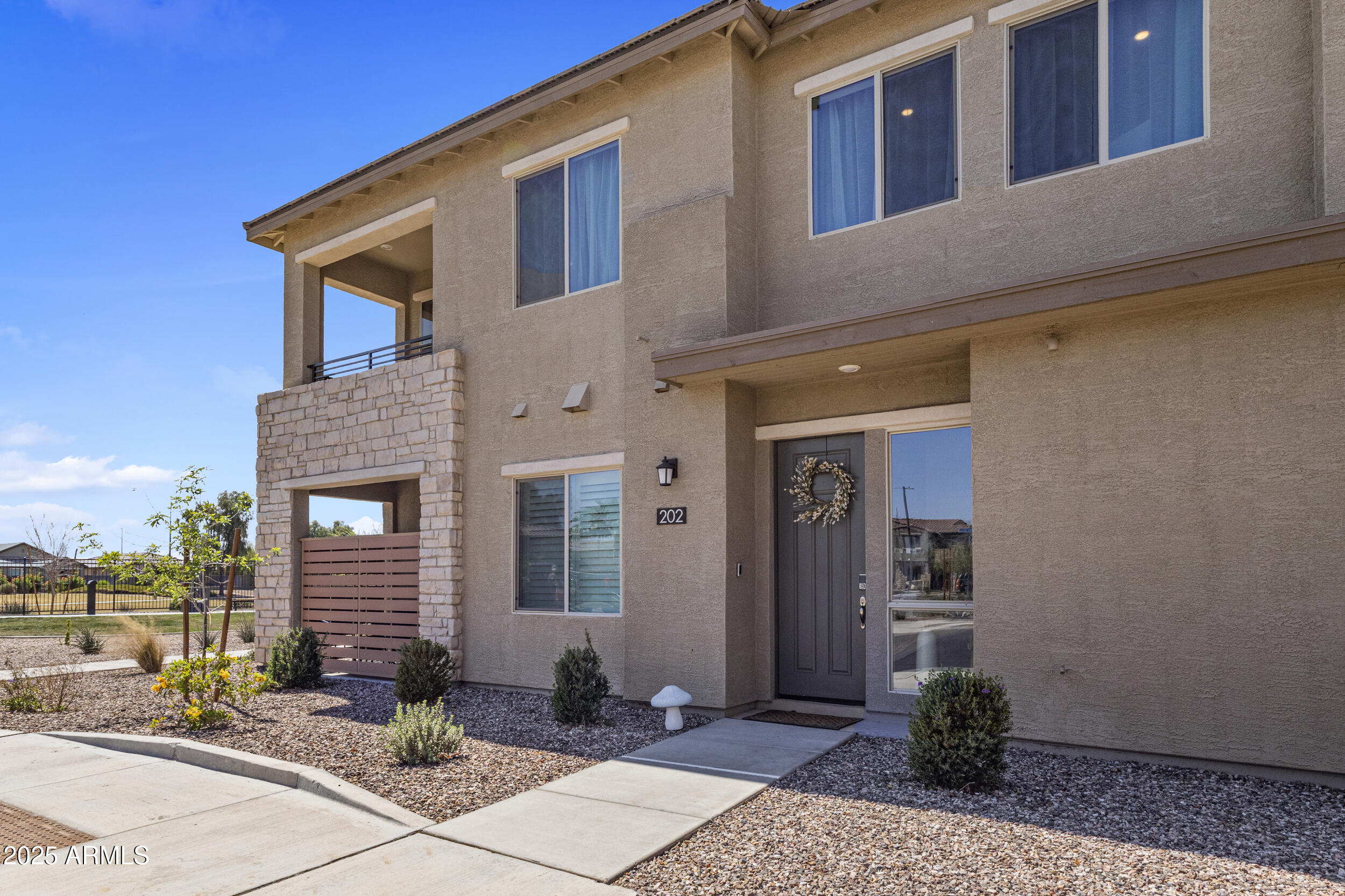 675 E GINKO Avenue, 202