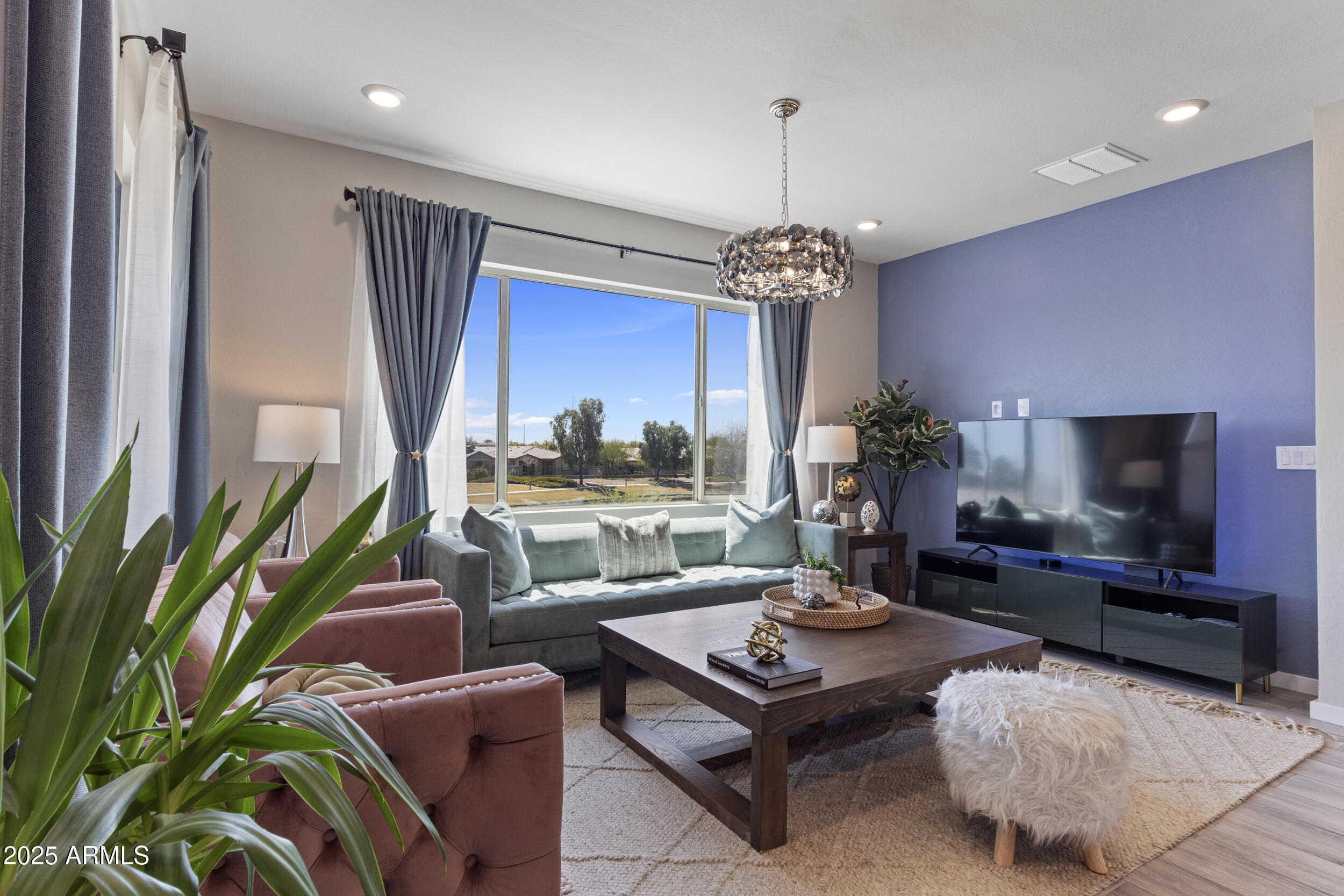 675 E GINKO Avenue, 202