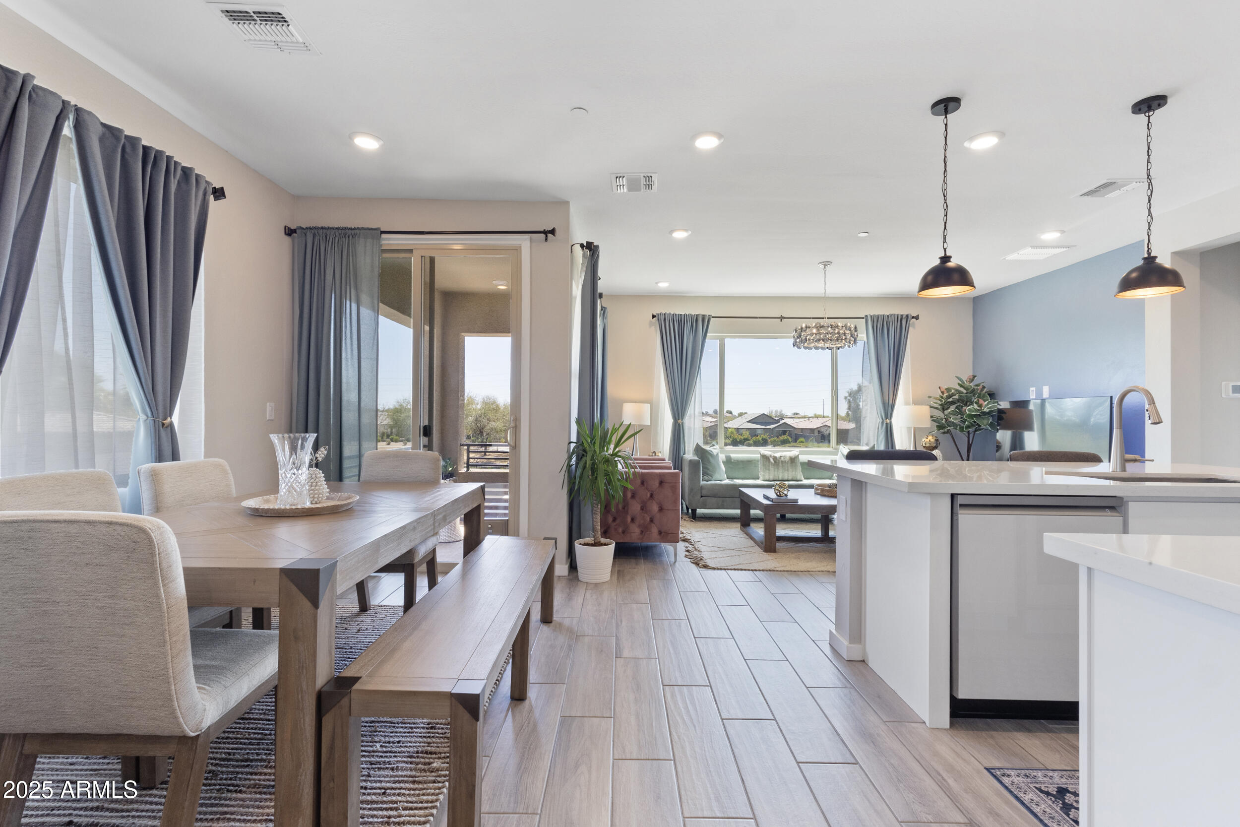 675 E GINKO Avenue, 202