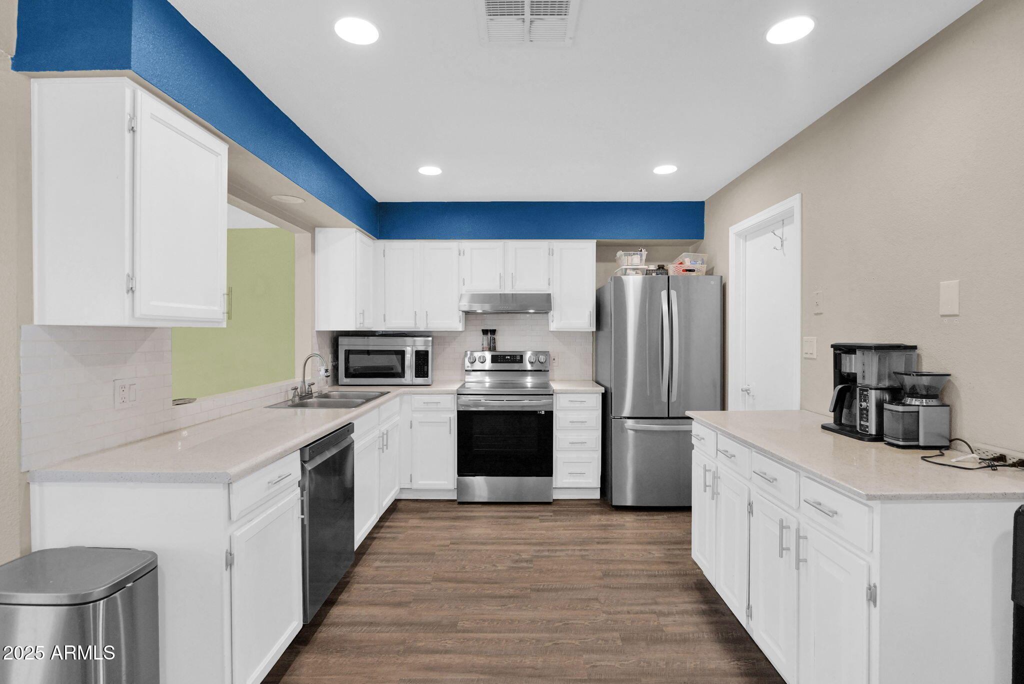 2334 W PERALTA Avenue