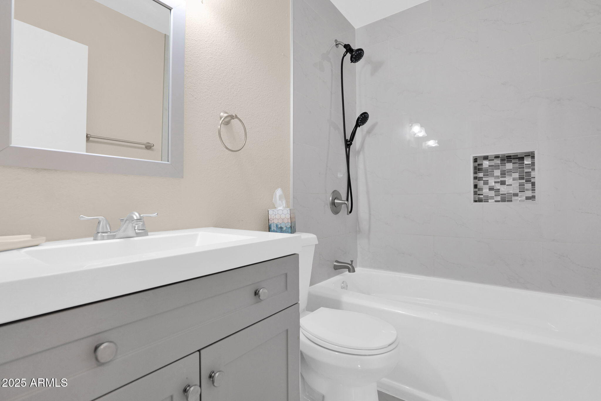 2334 W PERALTA Avenue