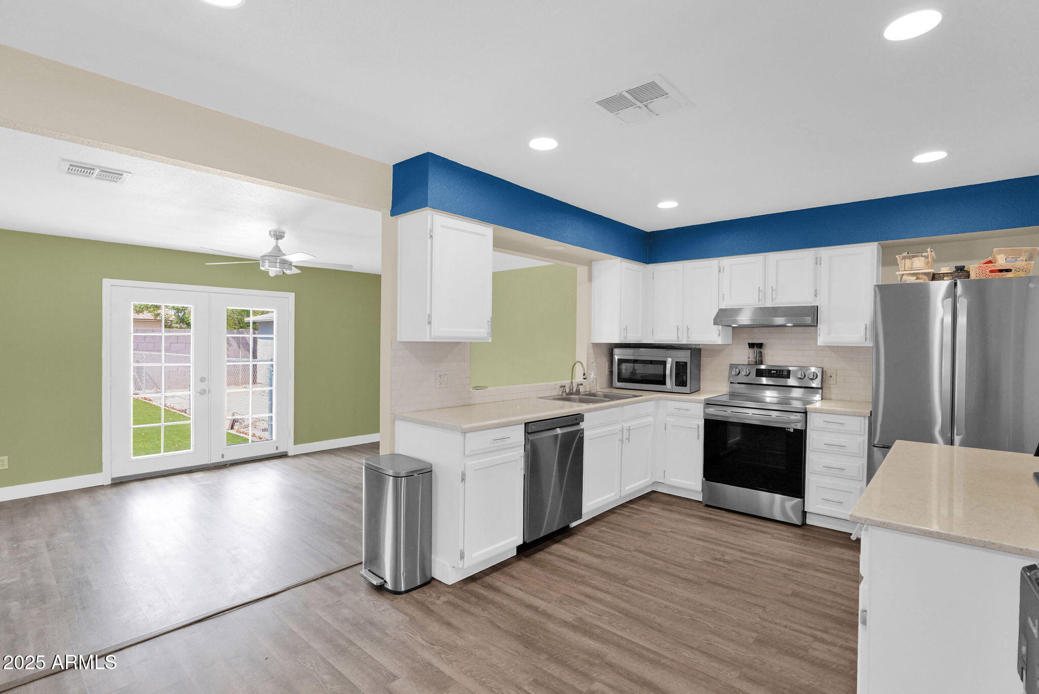 2334 W PERALTA Avenue