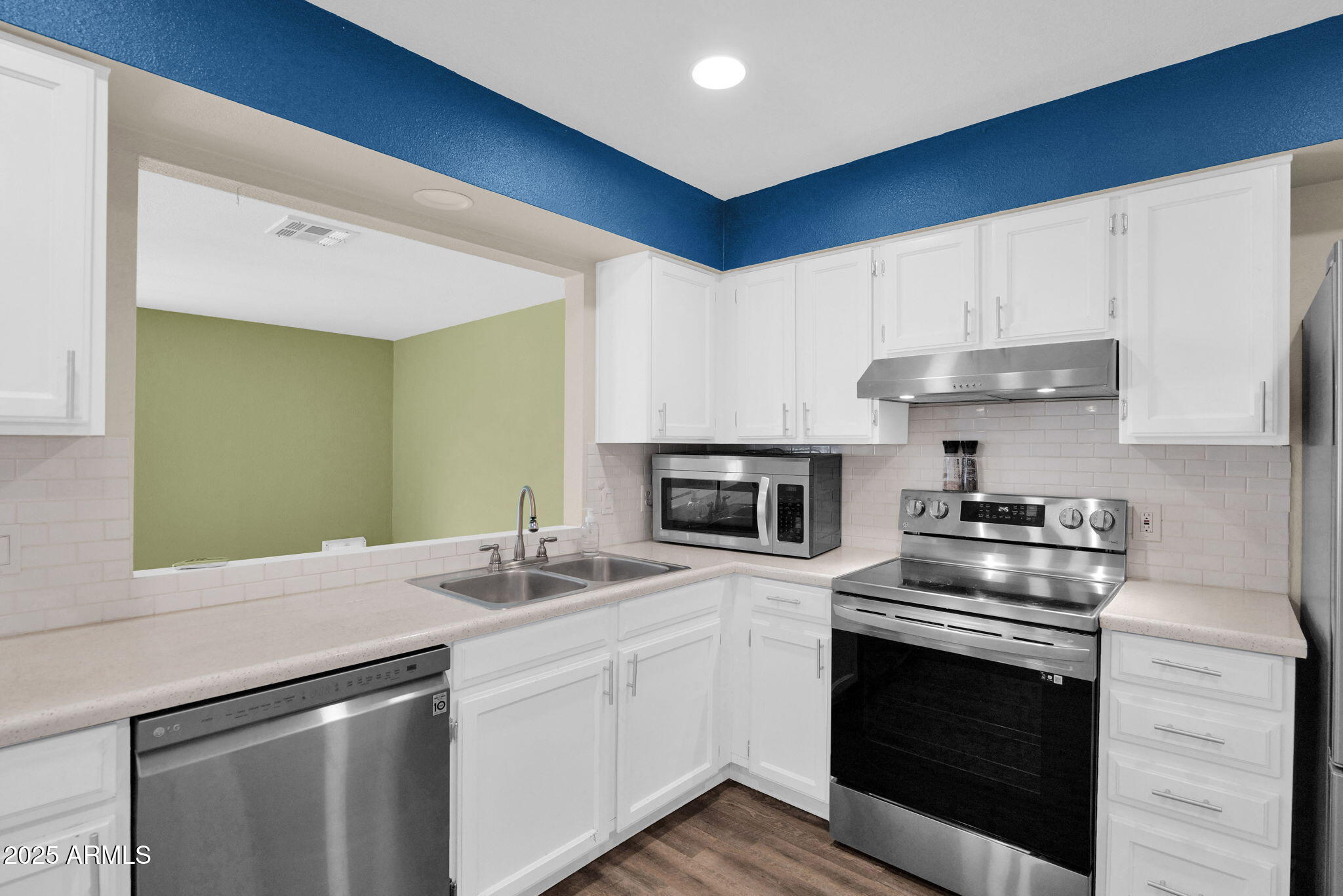 2334 W PERALTA Avenue