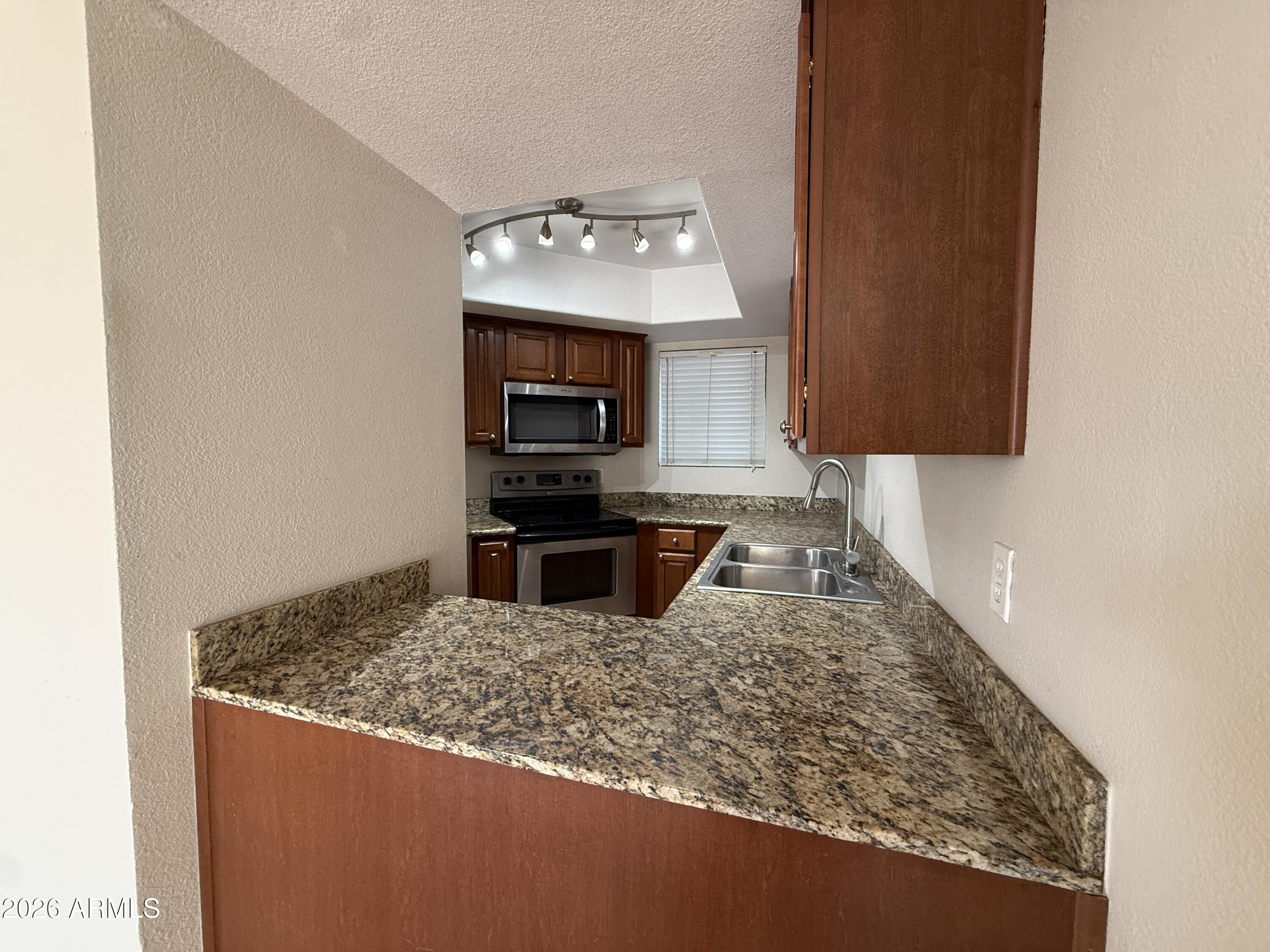 985 N GRANITE REEF Road 156