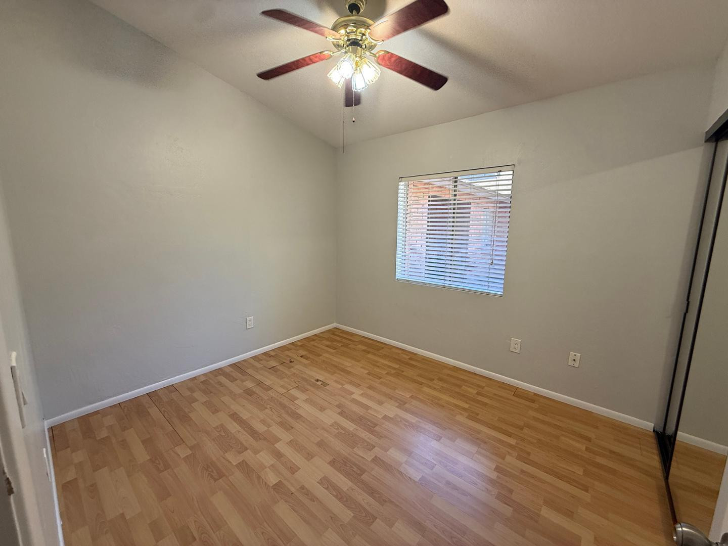 2527 S Maple Avenue Apt 102